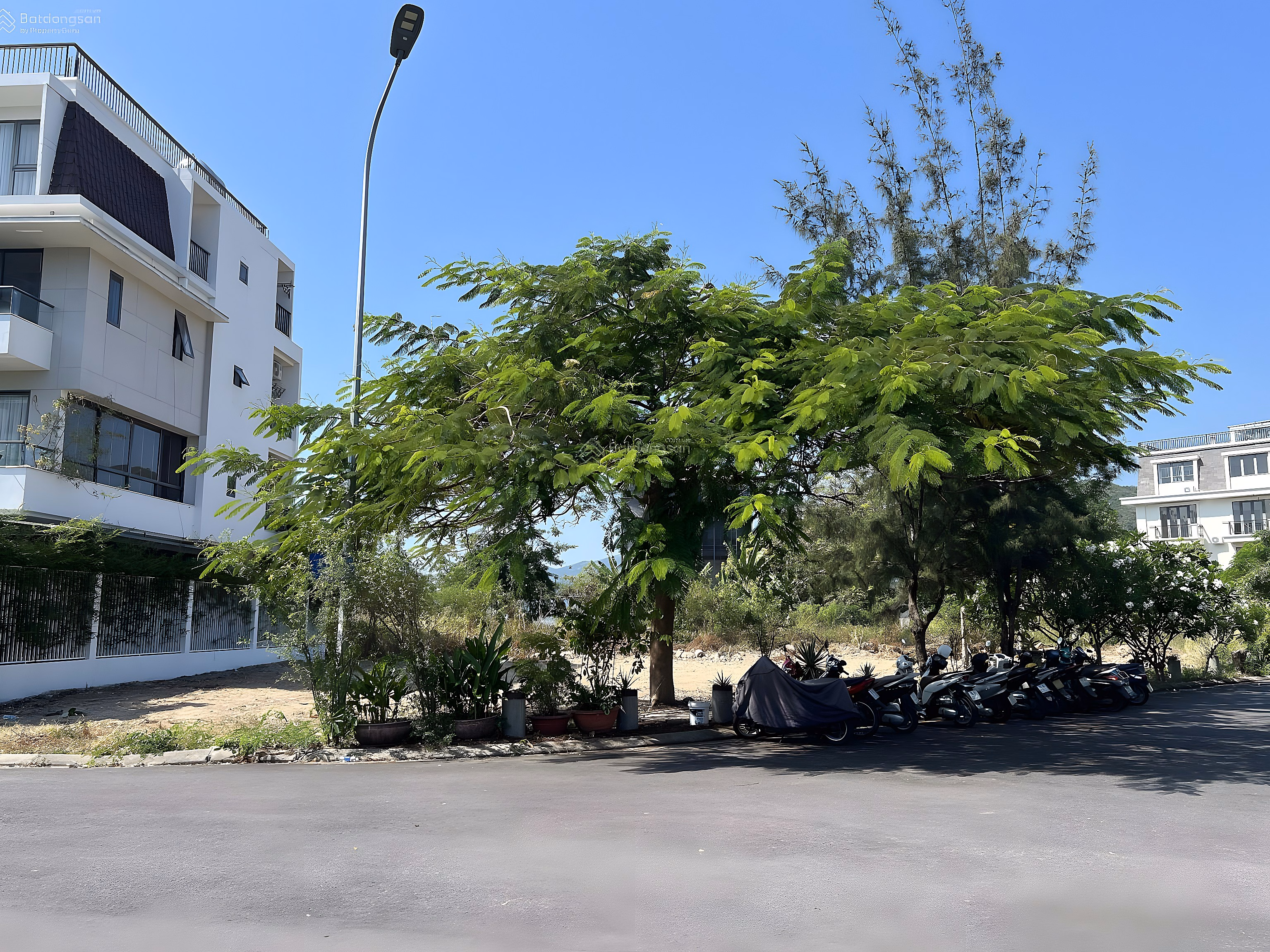 Selling corner lot with 2 frontages in Kim Cuong An Vien area, Nha Trang. 352.5m2, 21m road, North direction, 100 million/m2