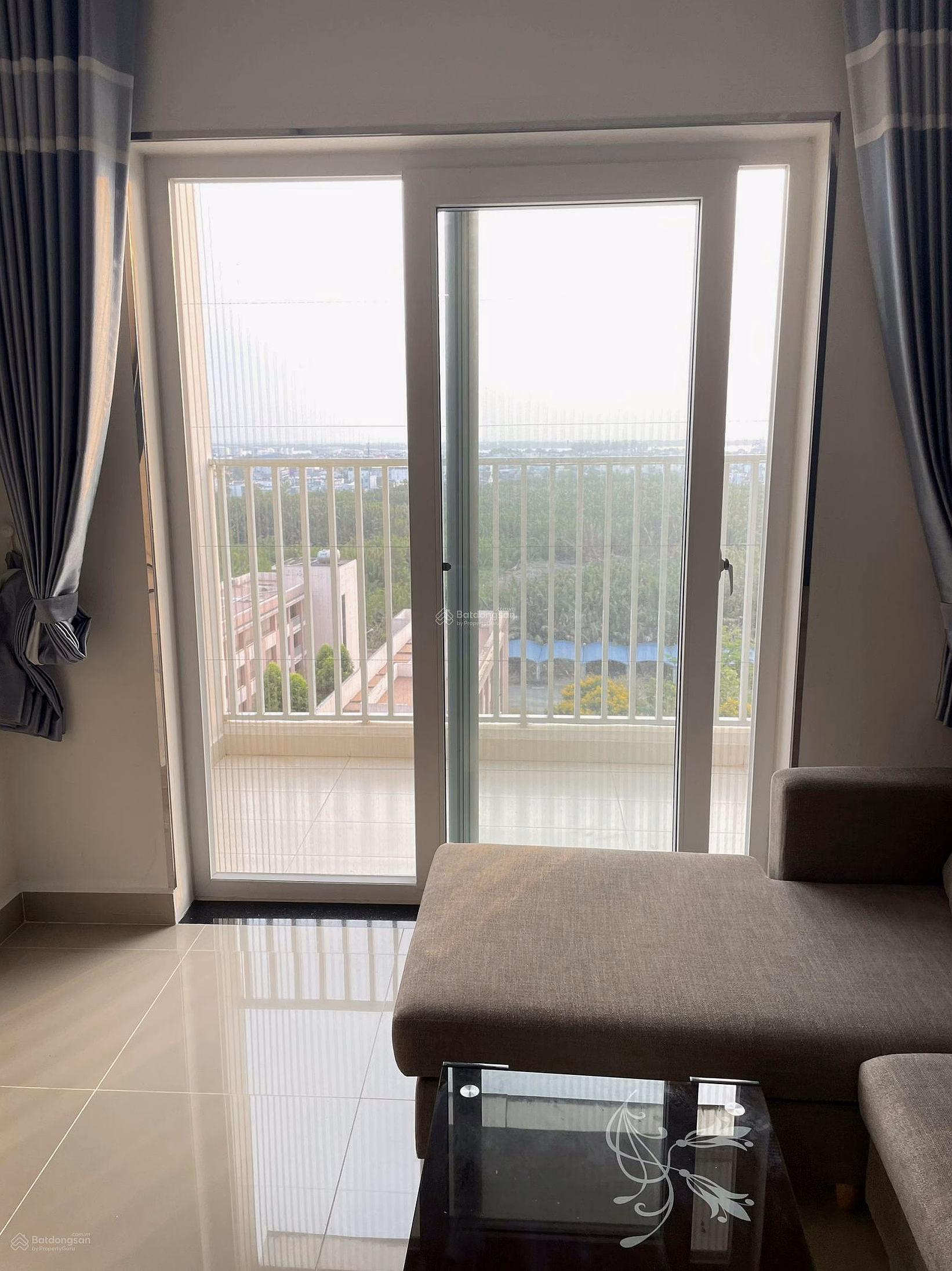Selling Orchid Park apartment with book, 75m2, 2 bedrooms - 2 bathrooms, price 3 billion - donated to NT. Can borrow from all banks