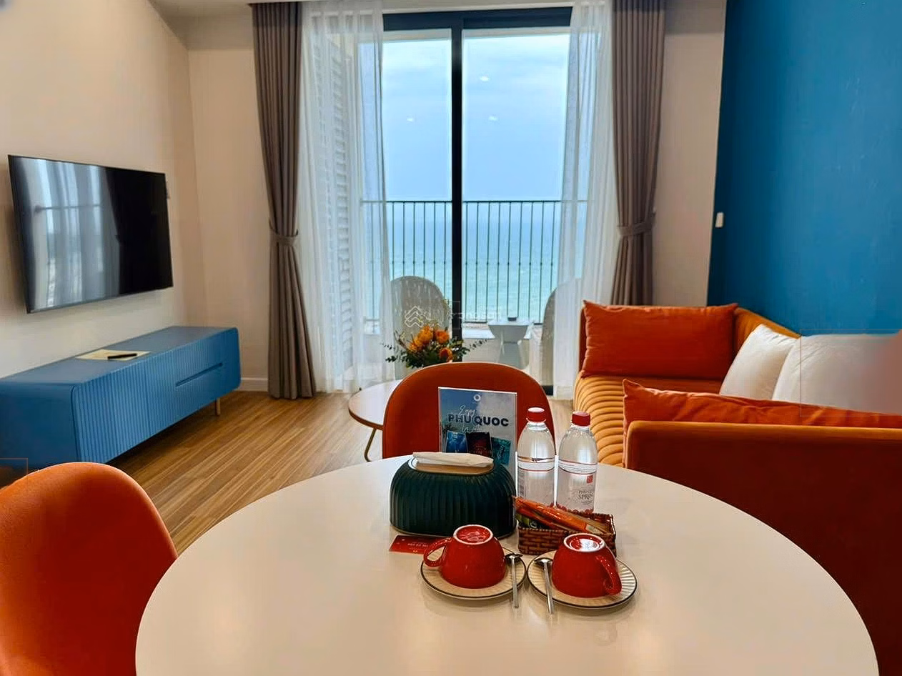 Deep hole cut 1 bedroom apartment with sea view on the 18th floor of Sky building, fully furnished and in operation