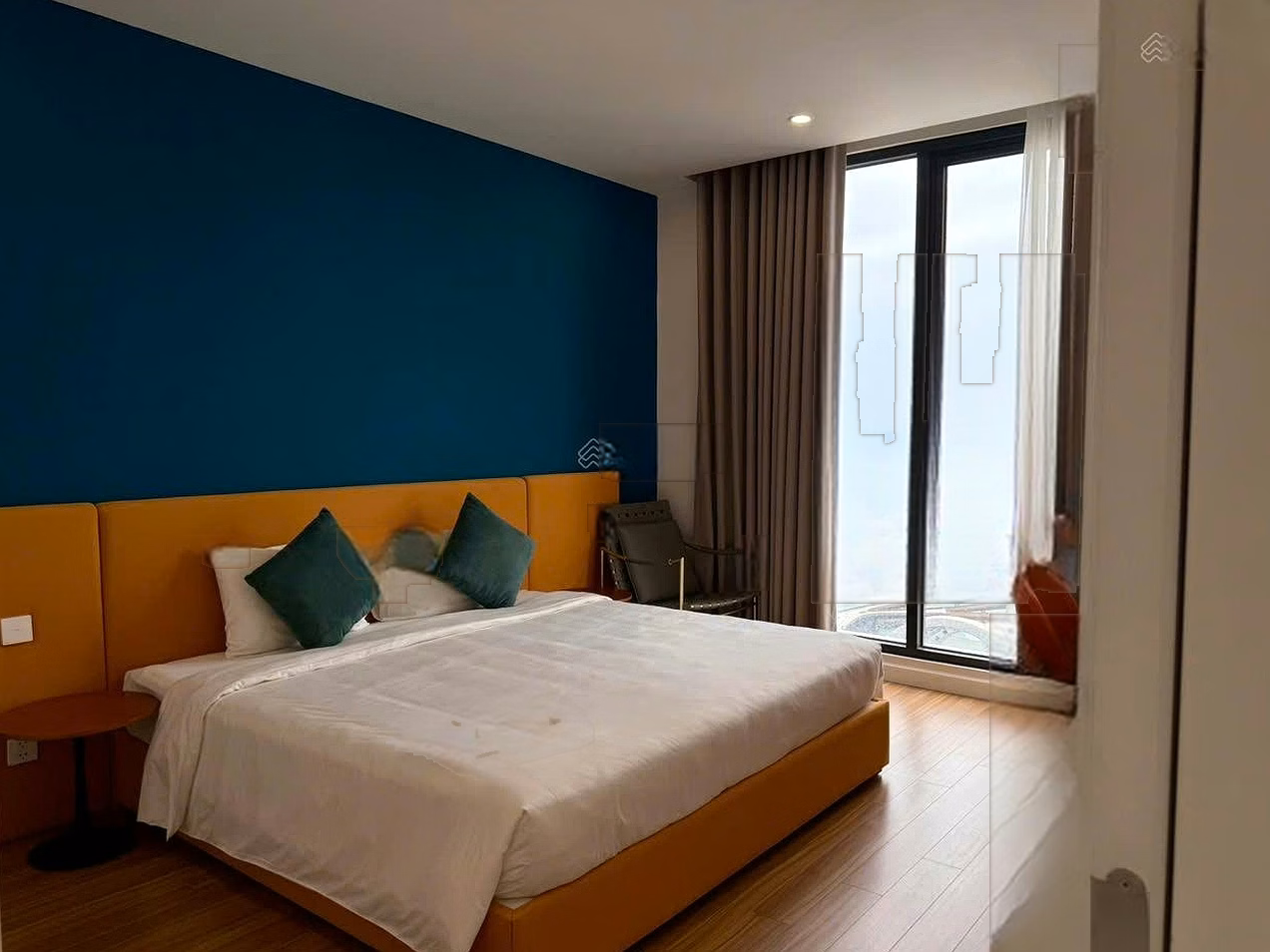 Deep hole cut 1 bedroom apartment with sea view on the 18th floor of Sky building, fully furnished and in operation