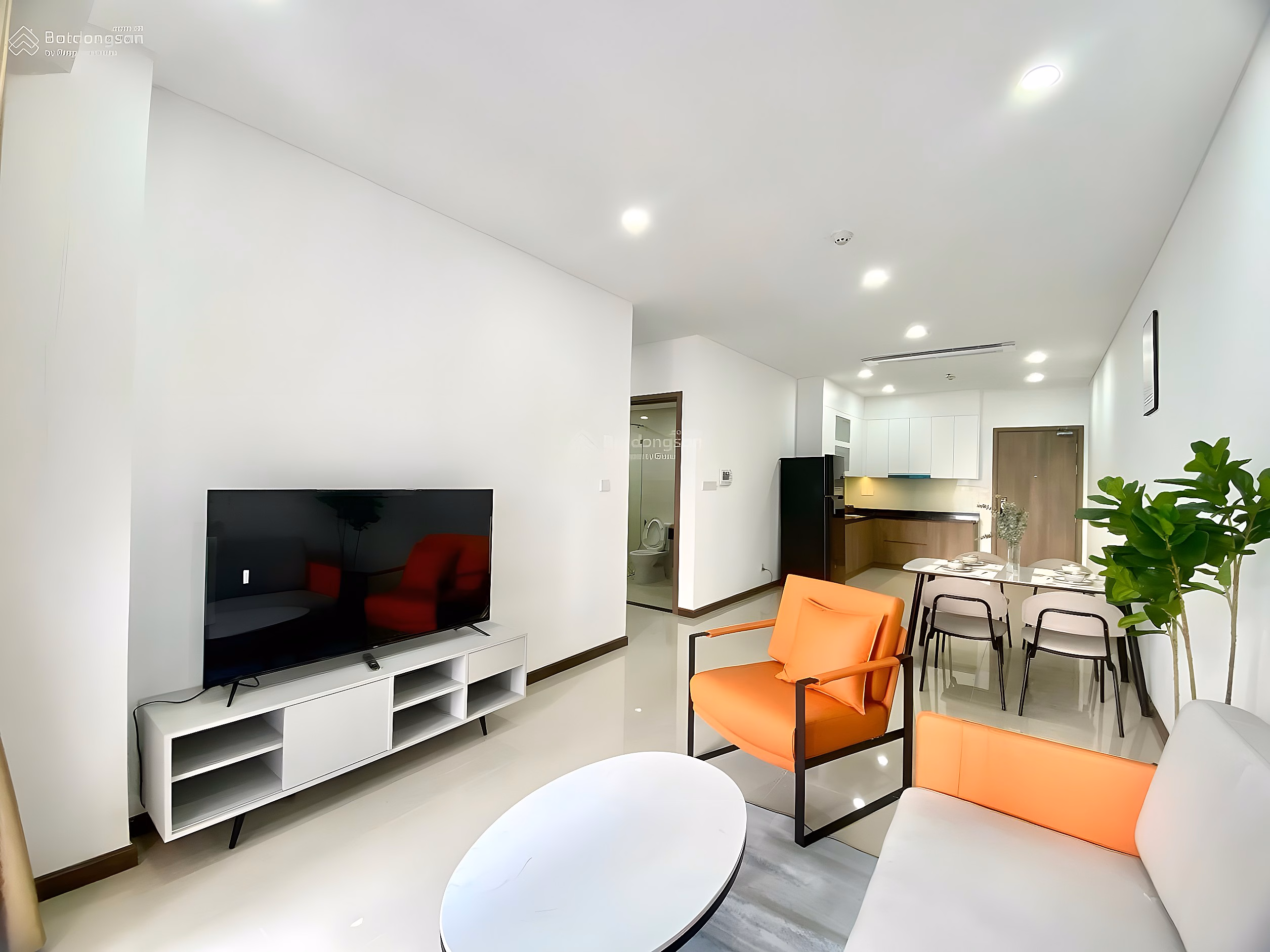 Opal Saigon Pearl apartment for rent, 2 bedrooms, high floor, basic furniture, price only 22 million/month