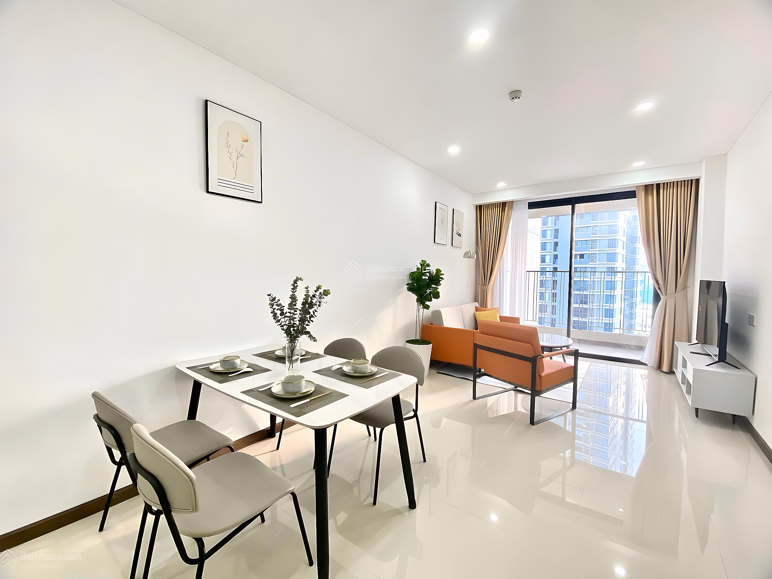 Opal Saigon Pearl apartment for rent, 2 bedrooms, high floor, basic furniture, price only 22 million/month