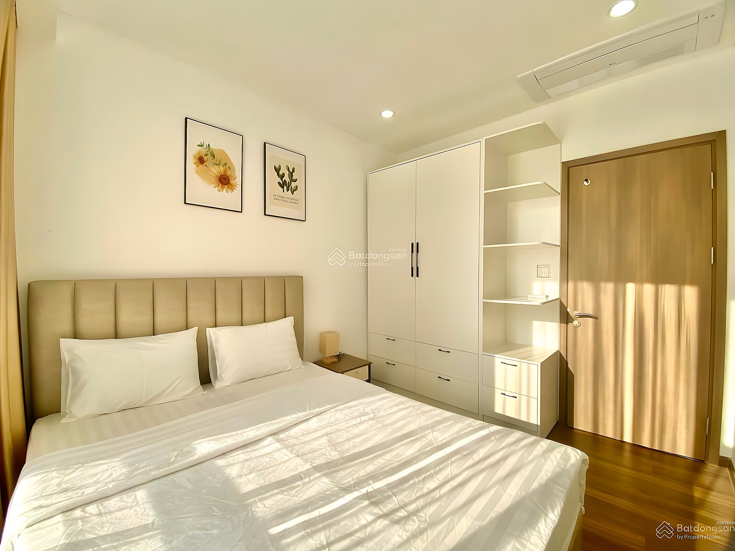 Opal Saigon Pearl apartment for rent, 2 bedrooms, high floor, basic furniture, price only 22 million/month