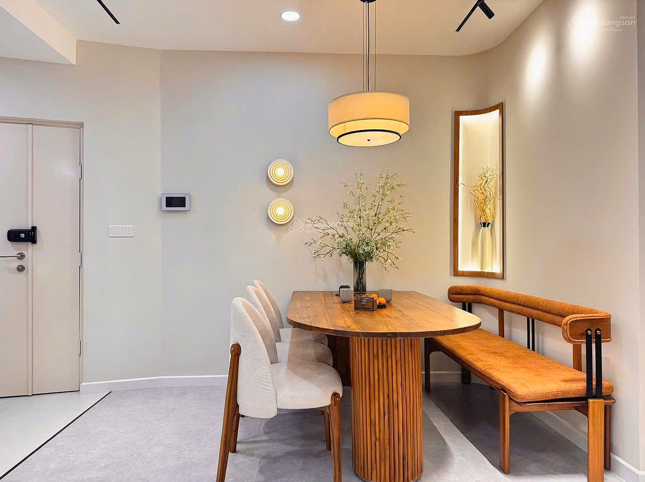 Urgent sale of Scenic Valley 1 apartment, area 77m2, corner unit with car parking, price 7 billion Contact 0916 376 ***
