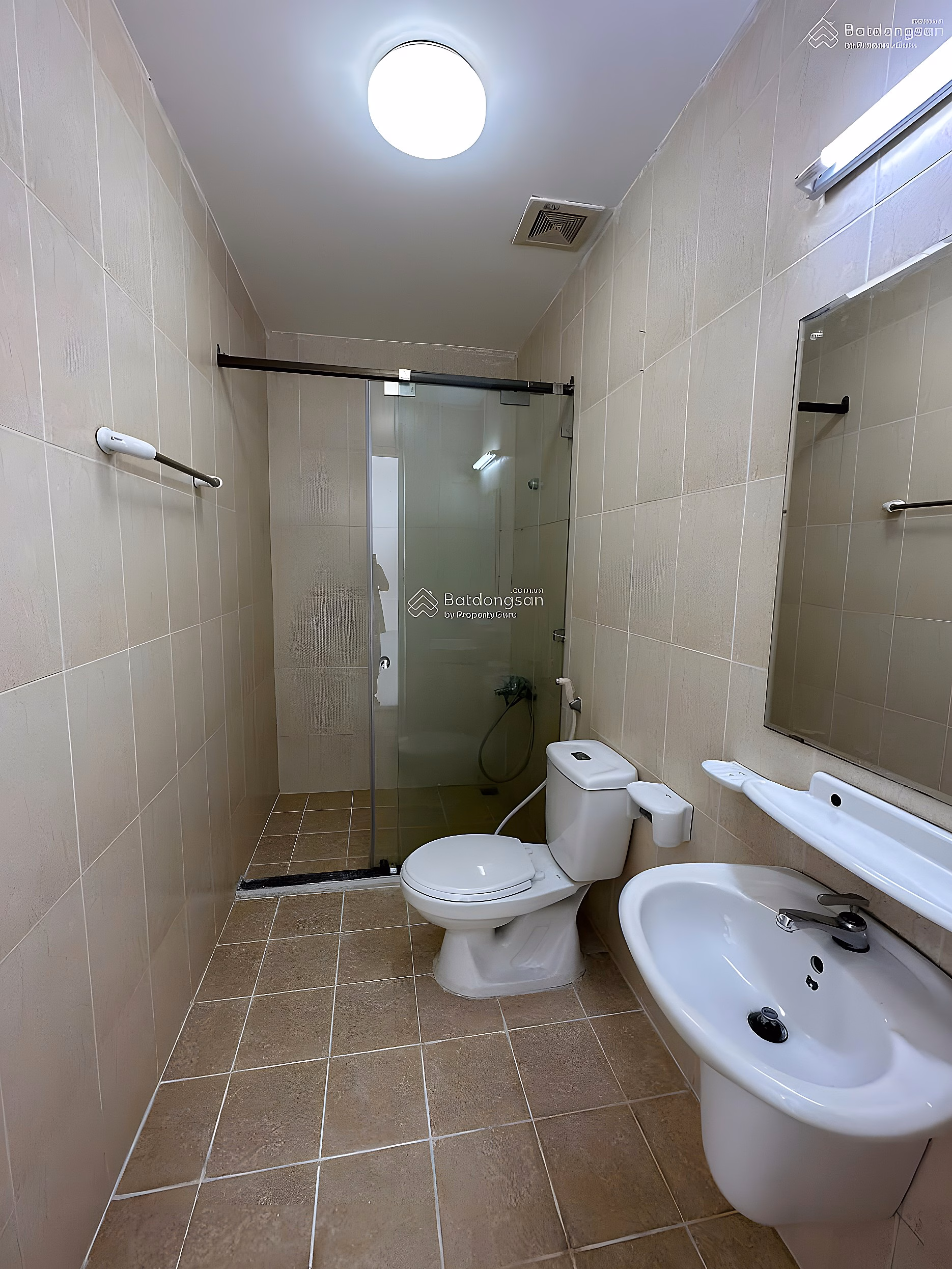 The owner sells apartment A11.03, 105m2 wide, priced at 3.65 billion, giving away high-quality natural wood furniture