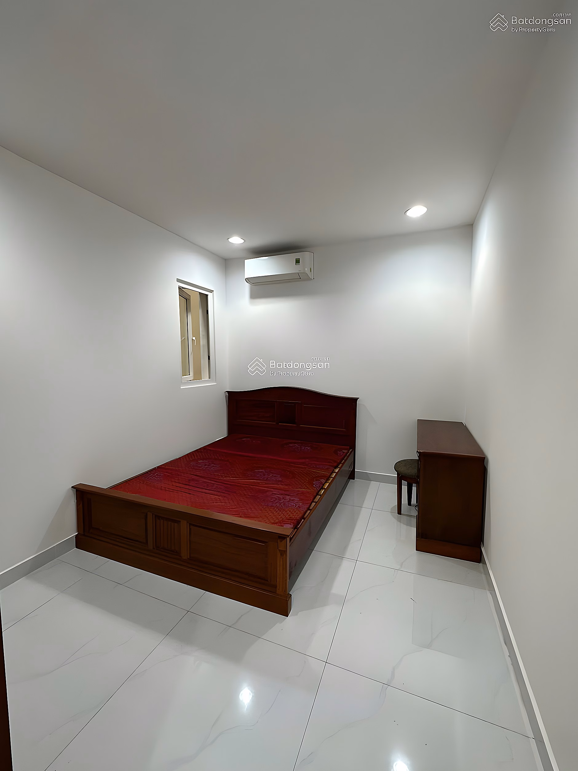 The owner sells apartment A11.03, 105m2 wide, priced at 3.65 billion, giving away high-quality natural wood furniture