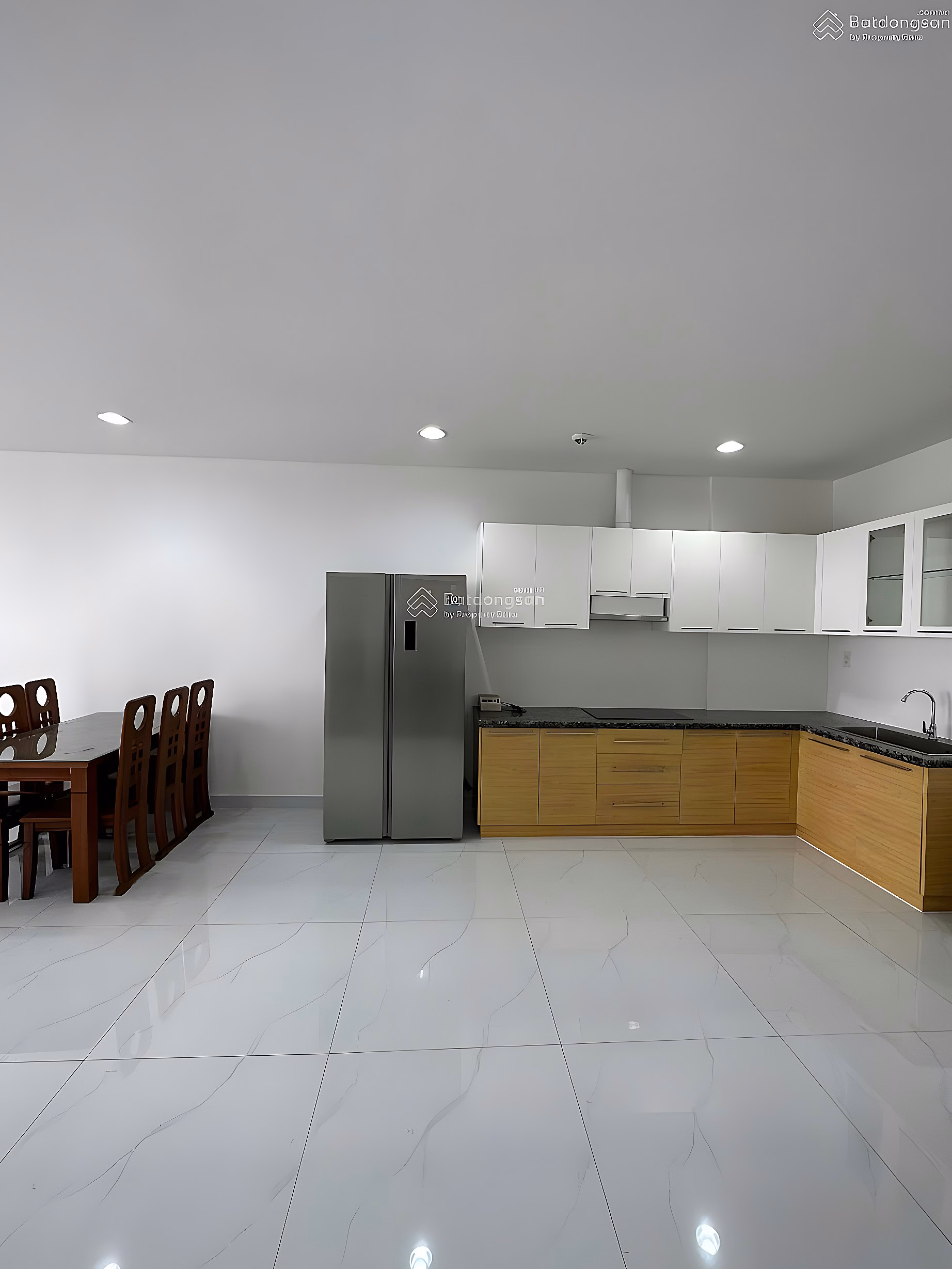 The owner sells apartment A11.03, 105m2 wide, priced at 3.65 billion, giving away high-quality natural wood furniture