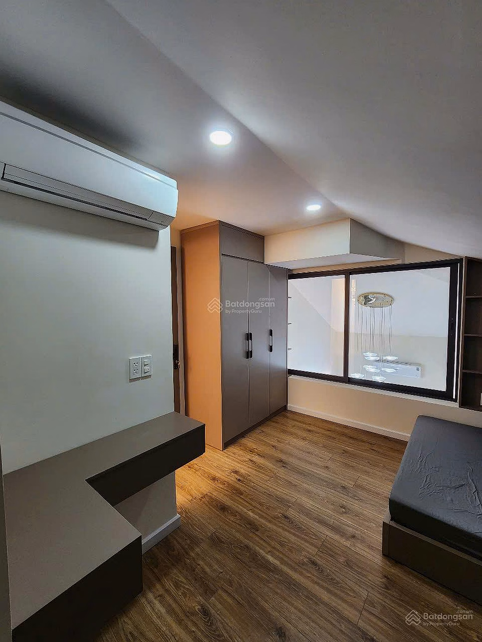 Selling 3-bedroom apartment, CC Hung Vuong 2, District 7, area 100m2, price 5 billion 5 (TL), super nice view***