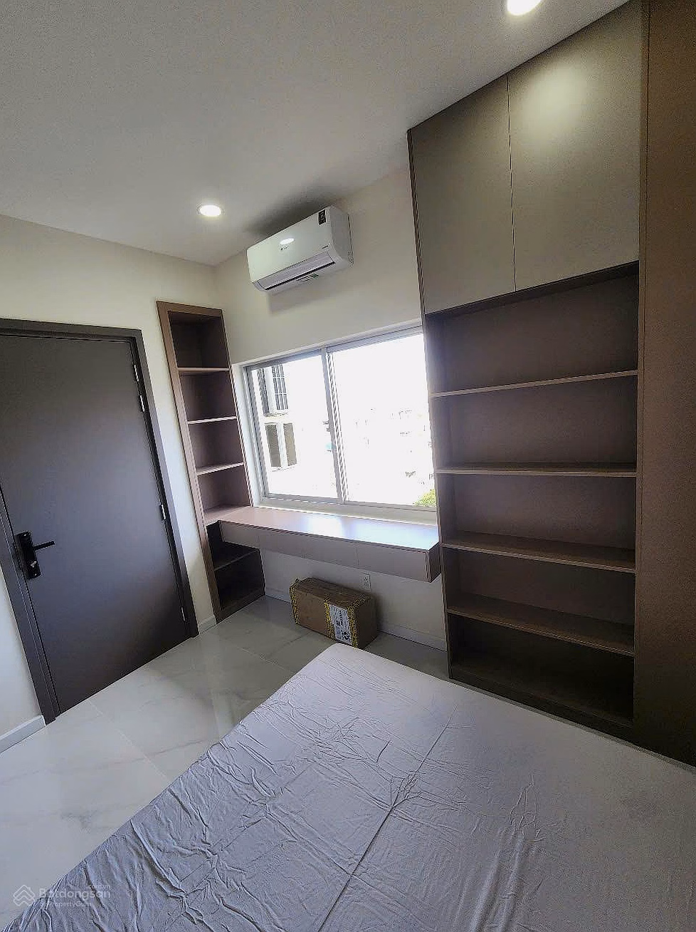 Selling 3-bedroom apartment, CC Hung Vuong 2, District 7, area 100m2, price 5 billion 5 (TL), super nice view***