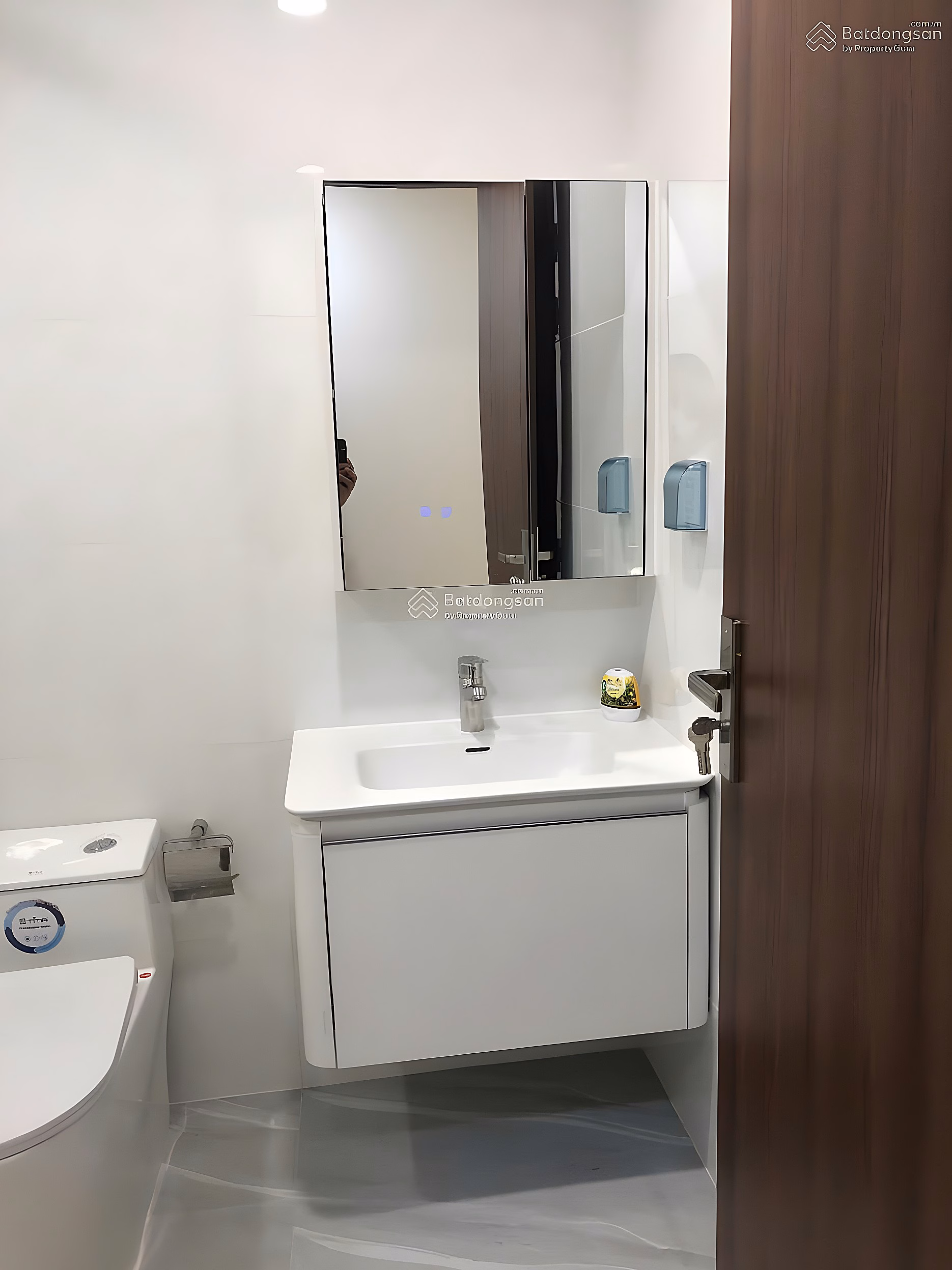 Saigon South Residence apartment for rent with beautiful pool view, full of high-class furniture