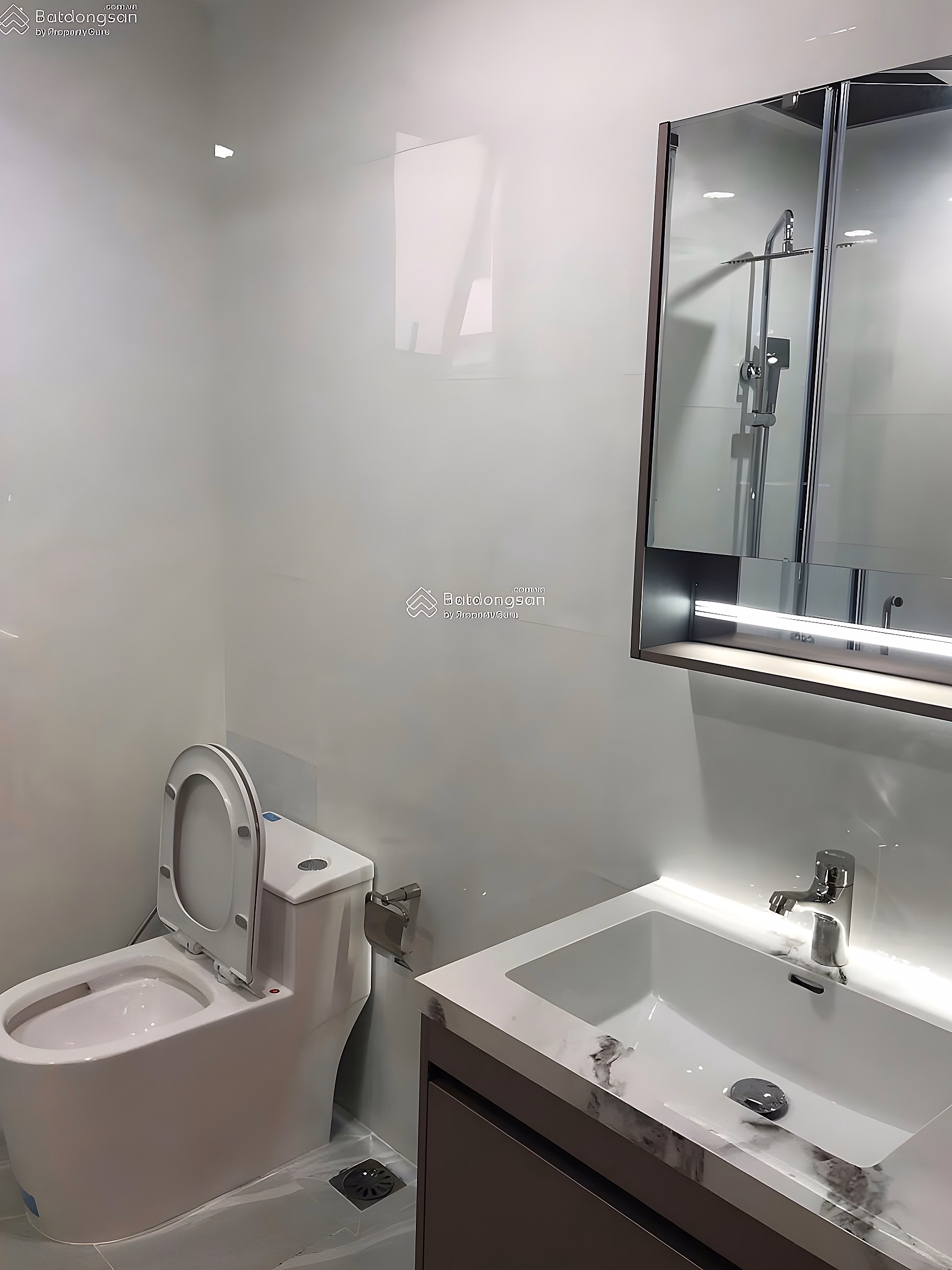 Saigon South Residence apartment for rent with beautiful pool view, full of high-class furniture