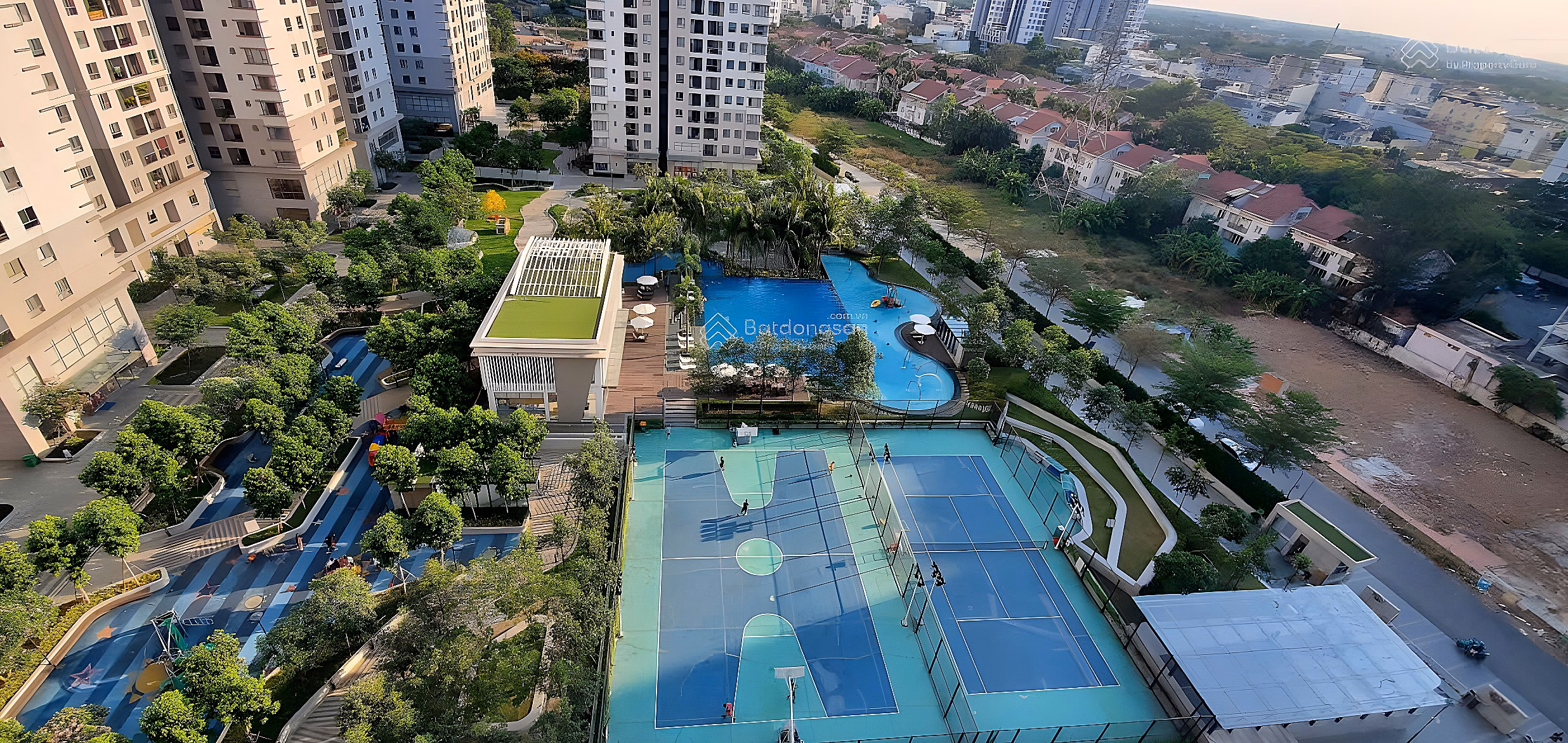 Saigon South Residence apartment for rent with beautiful pool view, full of high-class furniture