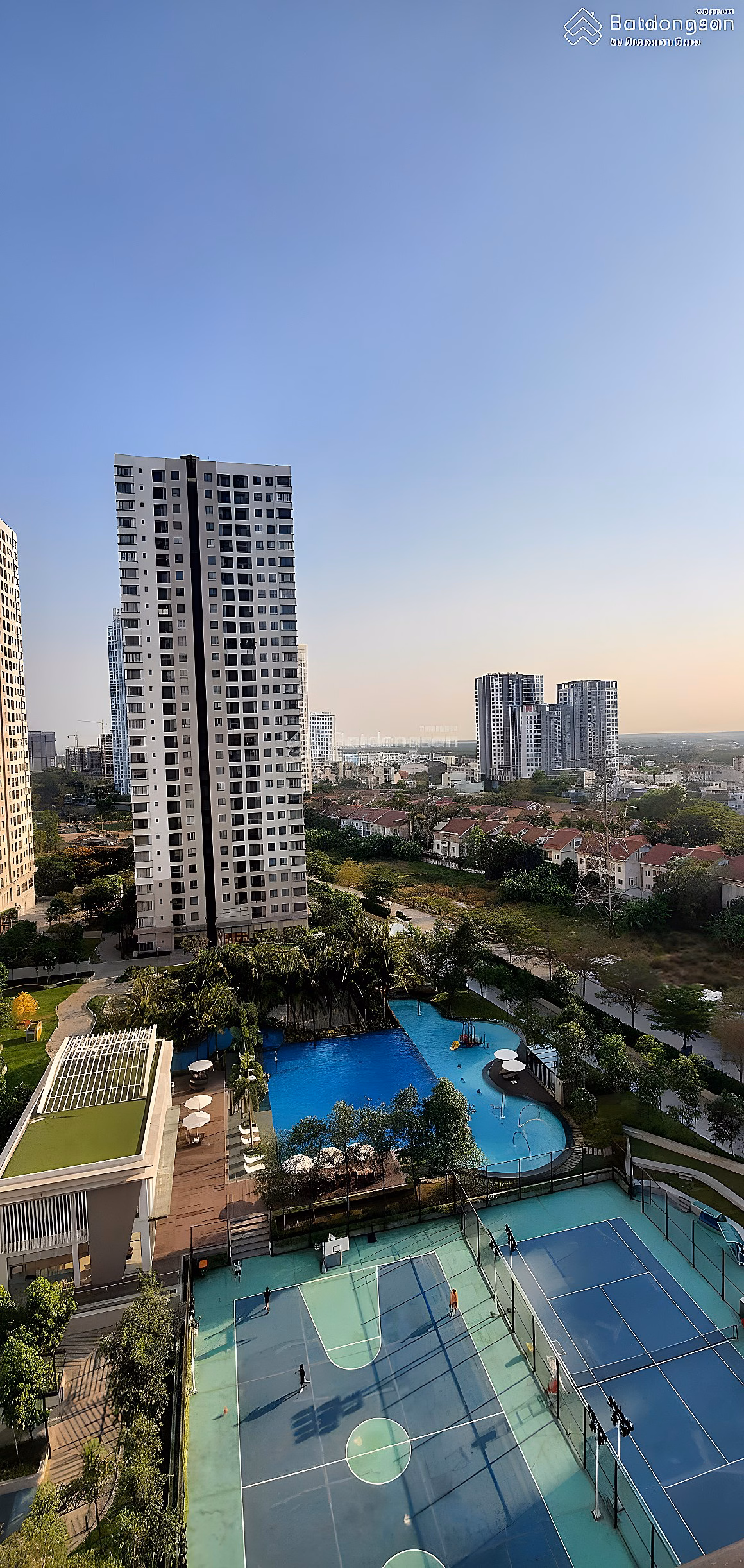 Saigon South Residence apartment for rent with beautiful pool view, full of high-class furniture