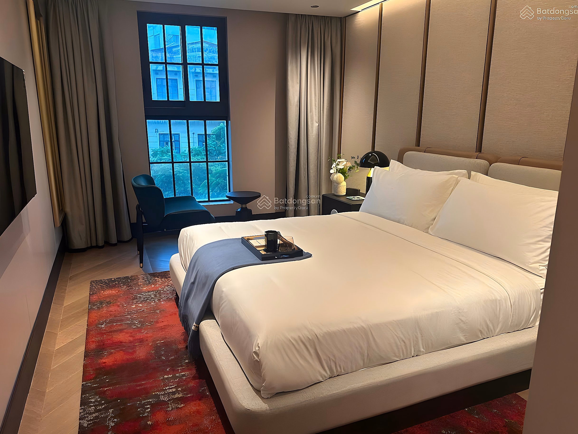2 bedrooms for rent, fully furnished, 6* from Italy. Area 151m2 - apartment with extremely beautiful arc design