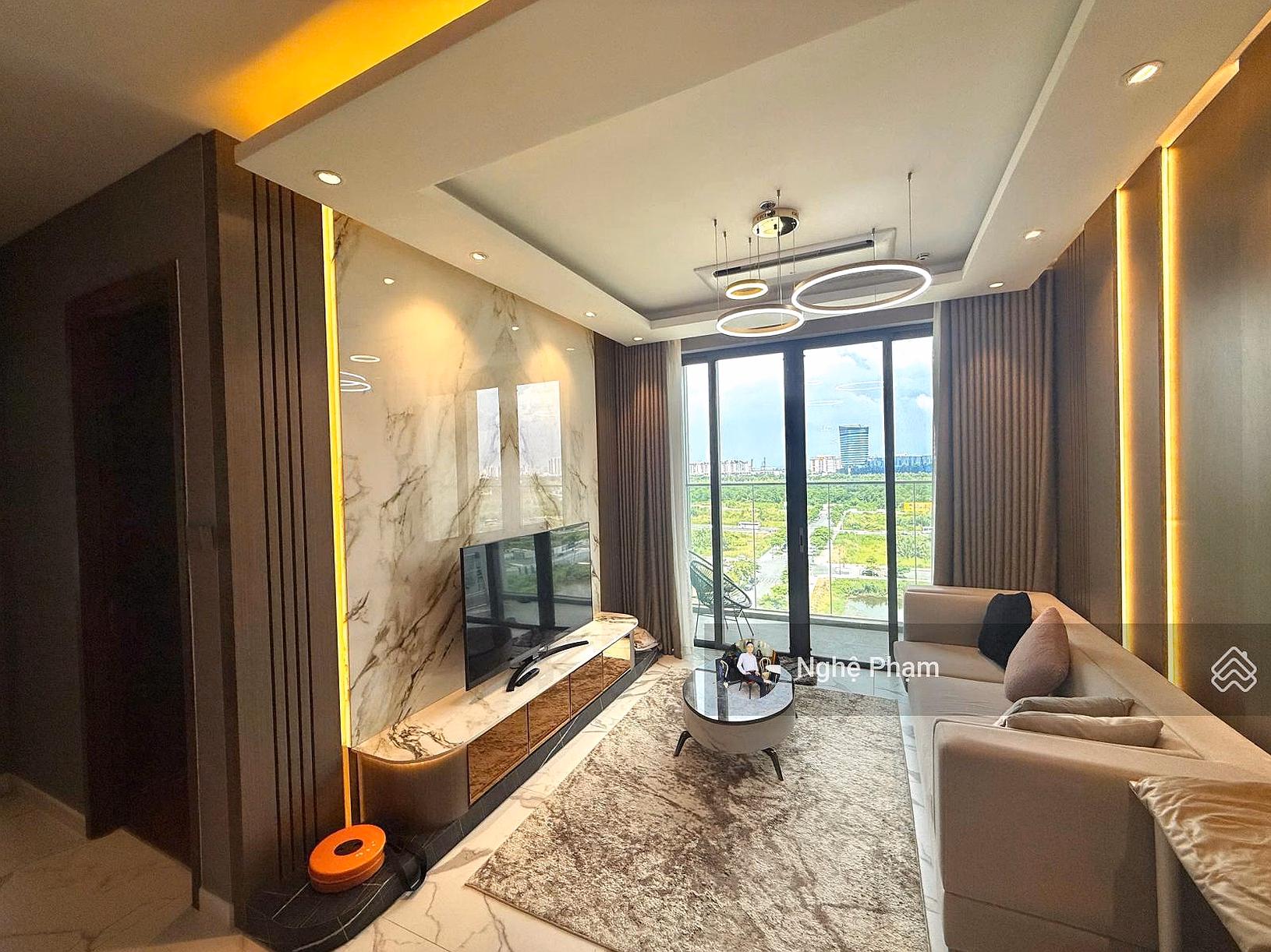 Selling 2-bedroom apartment in Crest Building - Metropole Thu Thiem. High floor corner apartment, clear view. 0932 106 ***