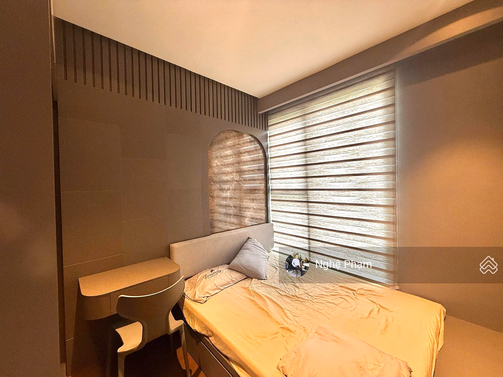 Selling 2-bedroom apartment in Crest Building - Metropole Thu Thiem. High floor corner apartment, clear view. 0932 106 ***
