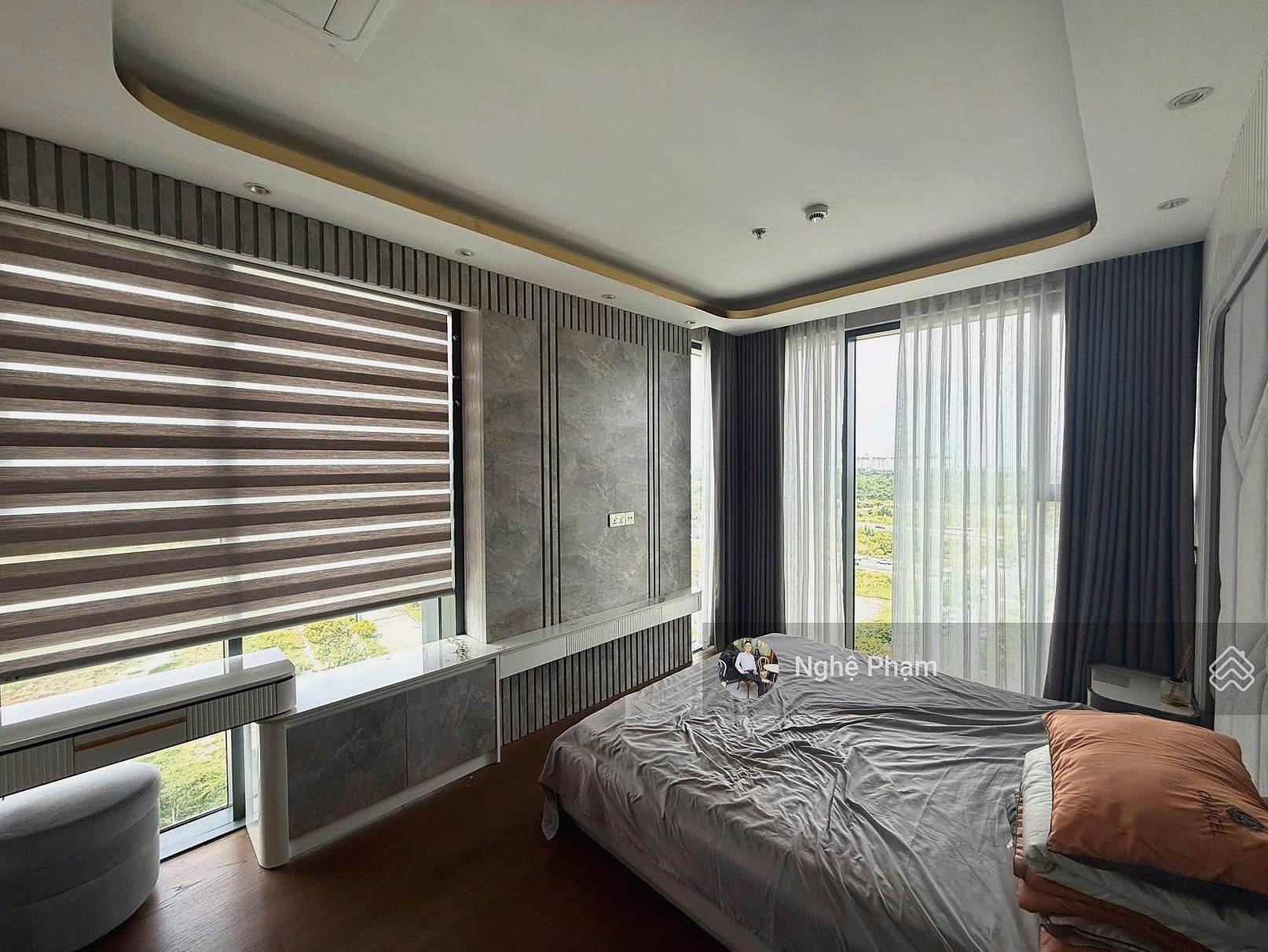 Selling 2-bedroom apartment in Crest Building - Metropole Thu Thiem. High floor corner apartment, clear view. 0932 106 ***