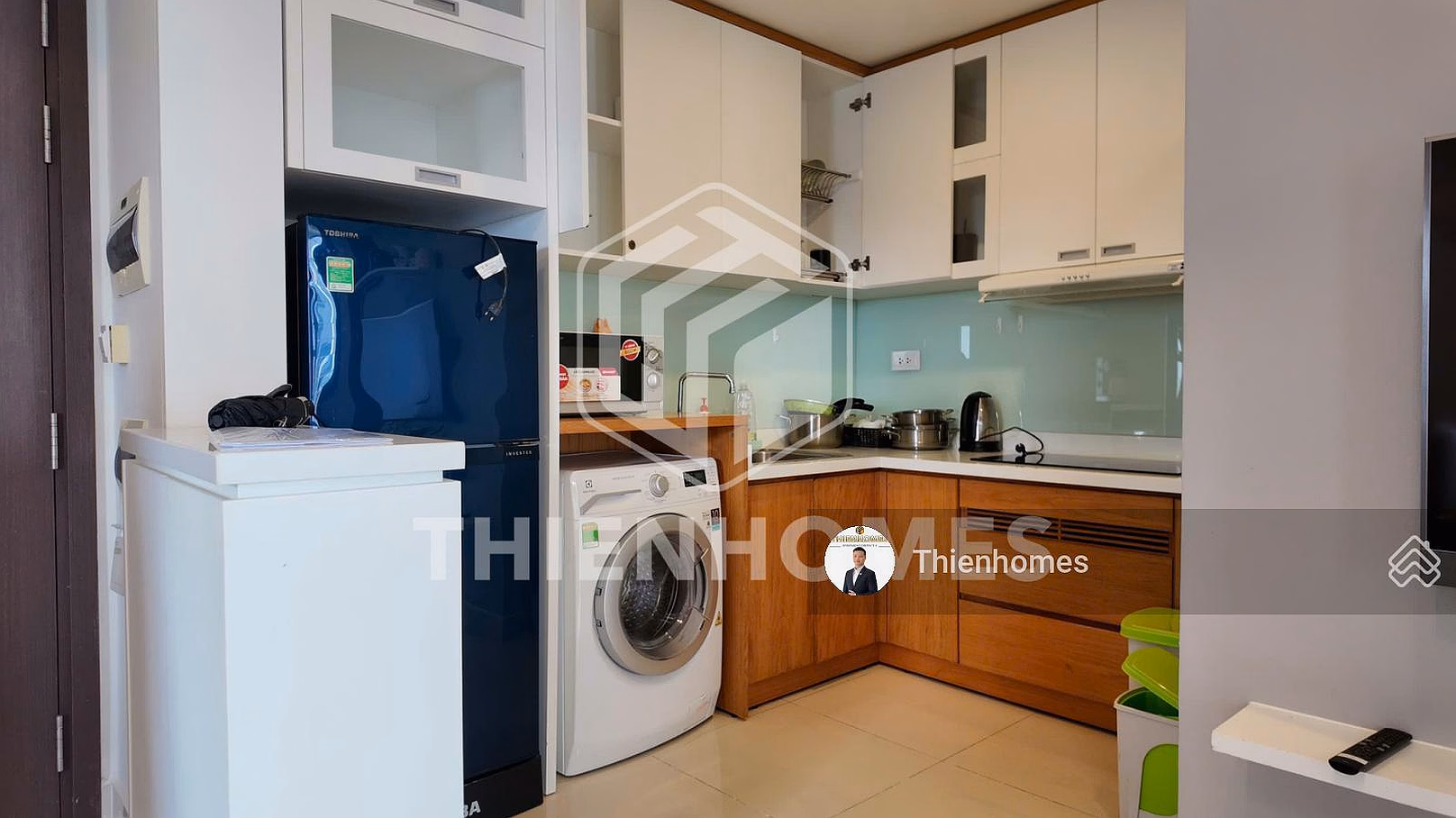 Tresor market is hot! Selling apartment 2 bedrooms 1 bathroom 65m2 full space, beautiful view only 7.175 billion***