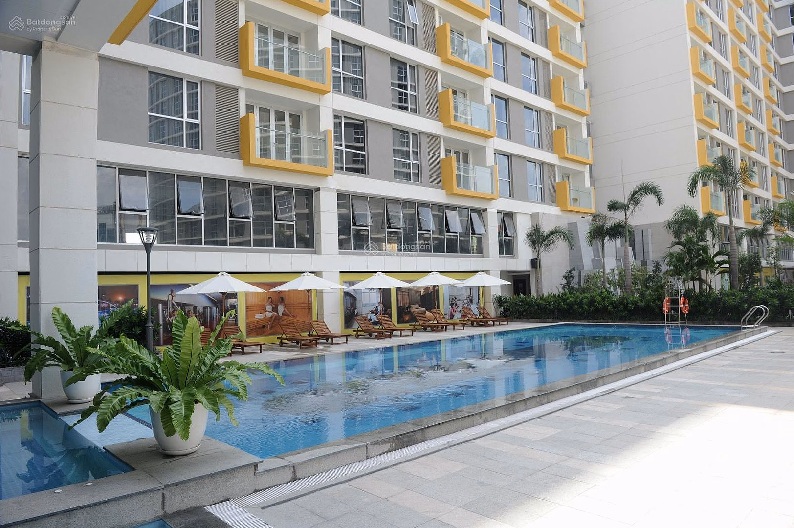 Selling Saigon Airport Plaza apartment - 94m2/2 bedrooms for 7.4 billion, pink book, car slot - 0908 879 *** Tuan