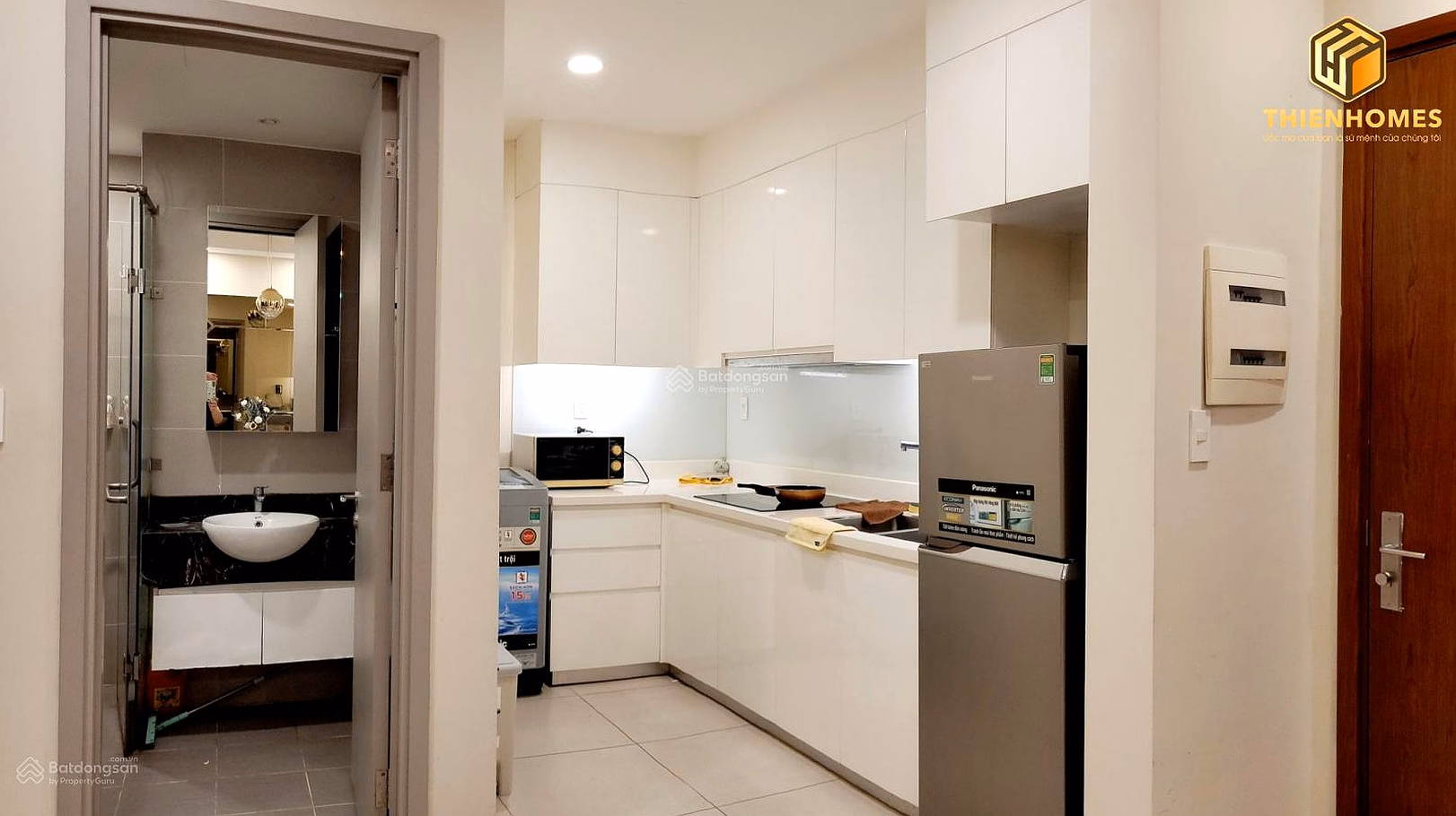 Gold View is extremely rare! Selling 1 bedroom 1 bathroom 50m2 high floor apartment with pool view only 5.36 billion cheapest***
