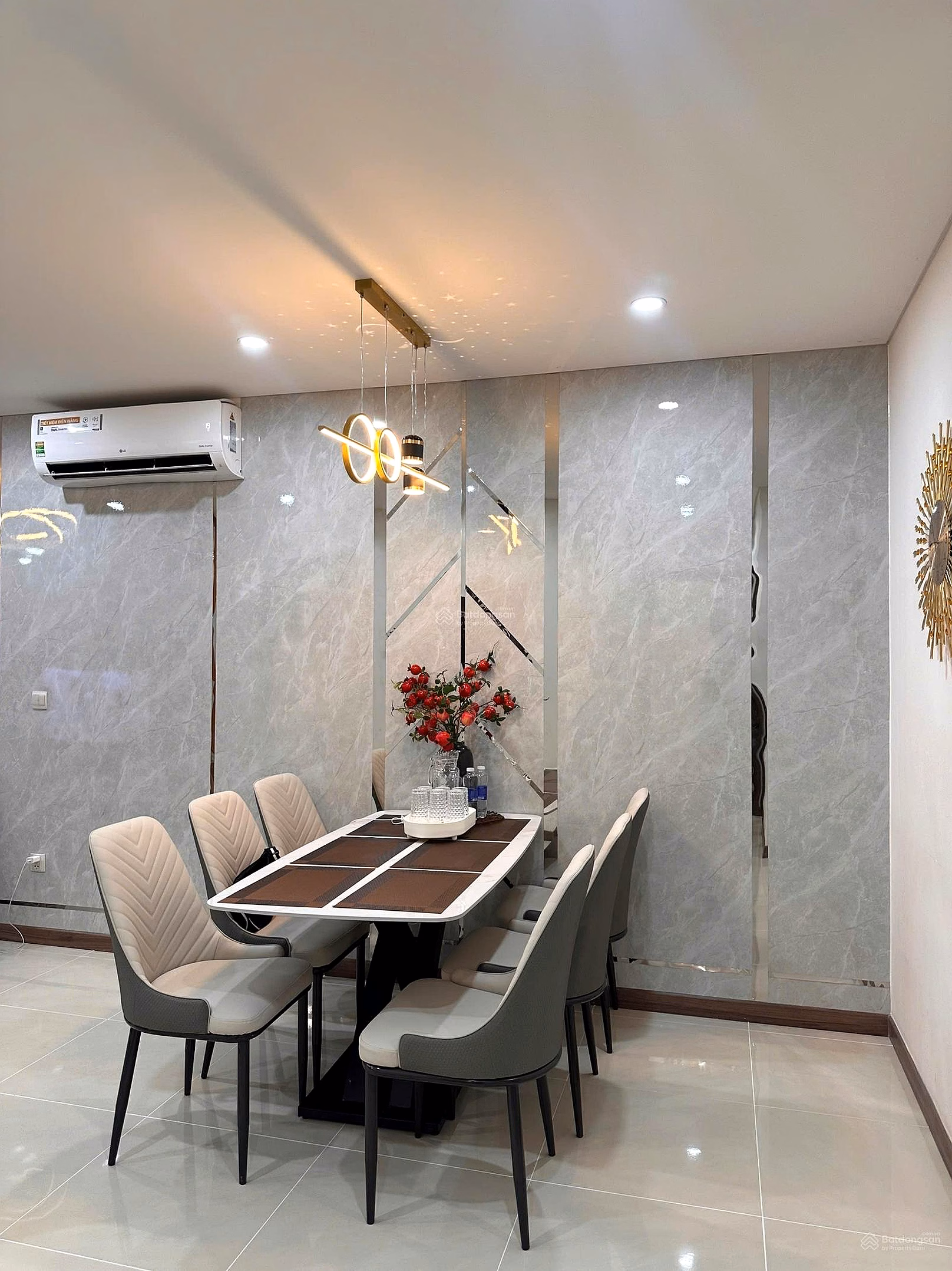 Update the latest Ha Do Centrosa apartment rental price list, many vacant apartments are available for quick viewing