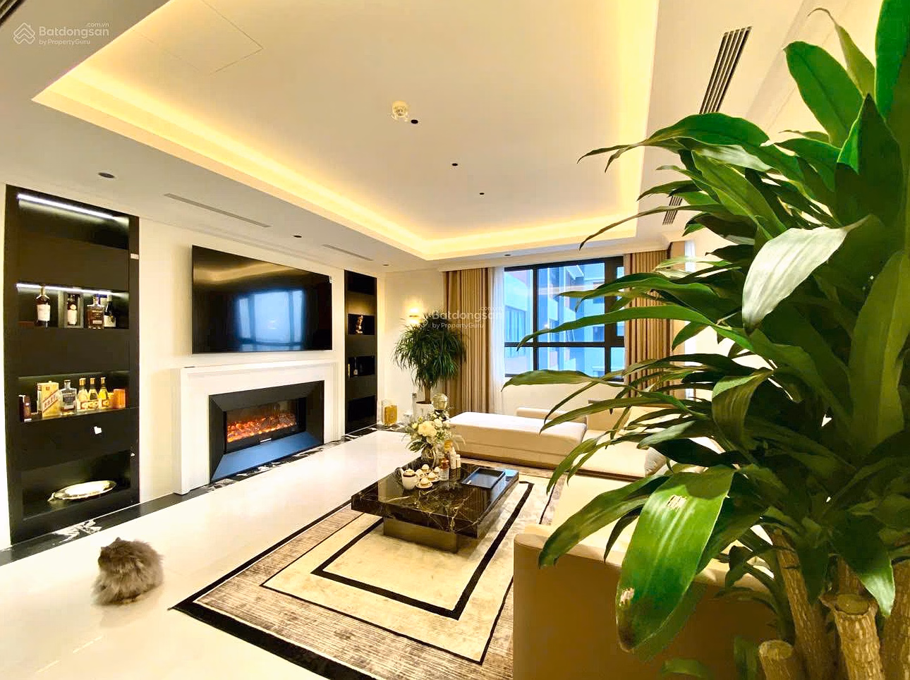 The owner sells a 2-bedroom apartment with area 84m2 at Star City building 23 Le Van Luong, price 6.2 billion***