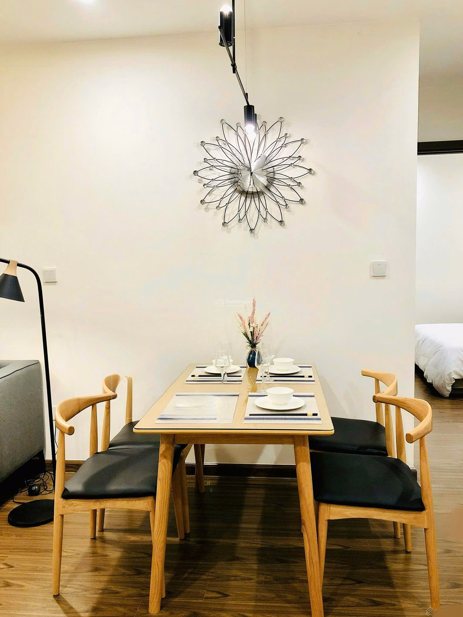Vinhomes Westpoint rents a 2N-3N Studio apartment with free service for only 12 million/month***