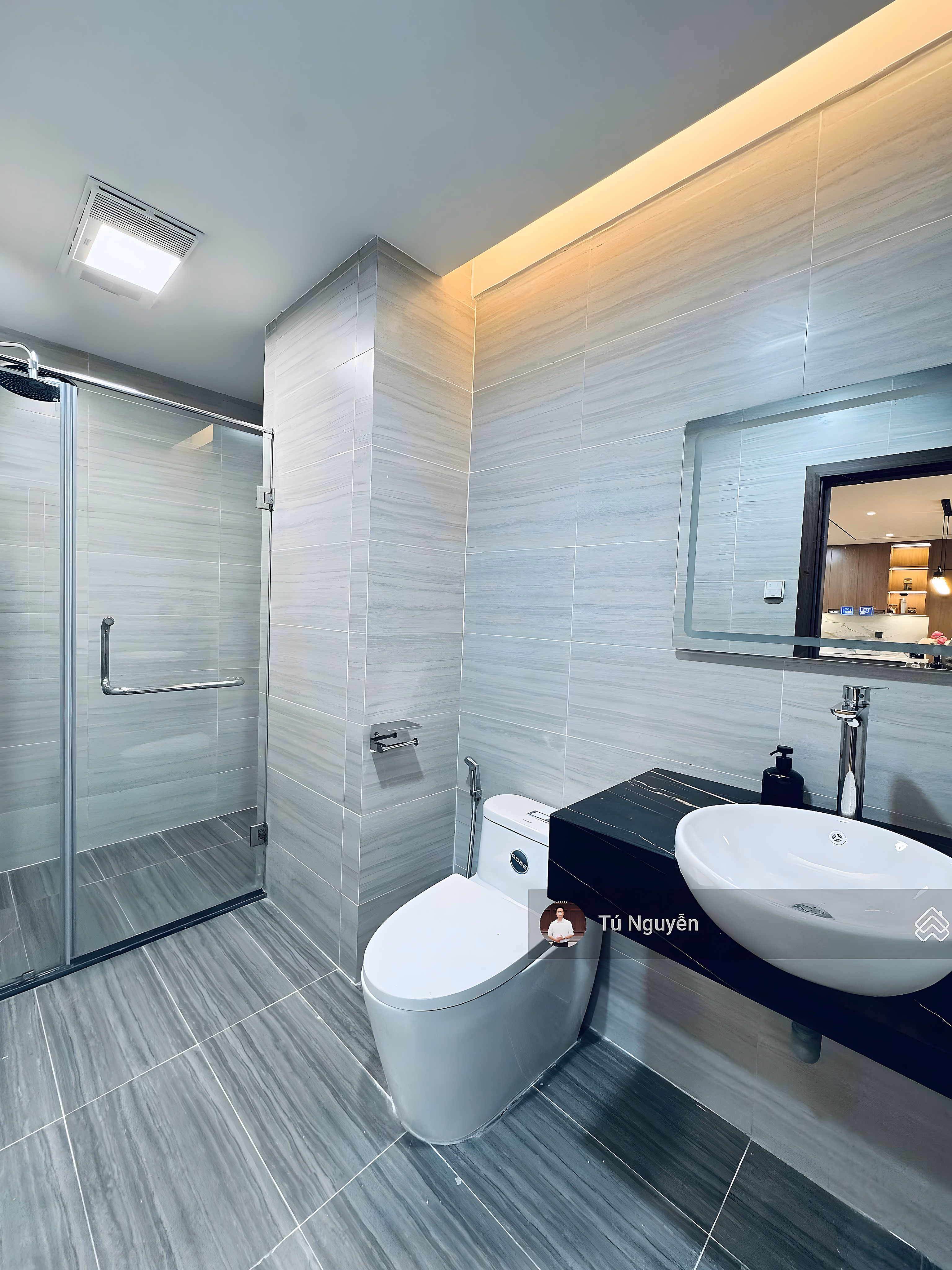 Owner sells 2-bedroom apartment 90m2 TSQ Euroland Mo Lao. Price 5 billion