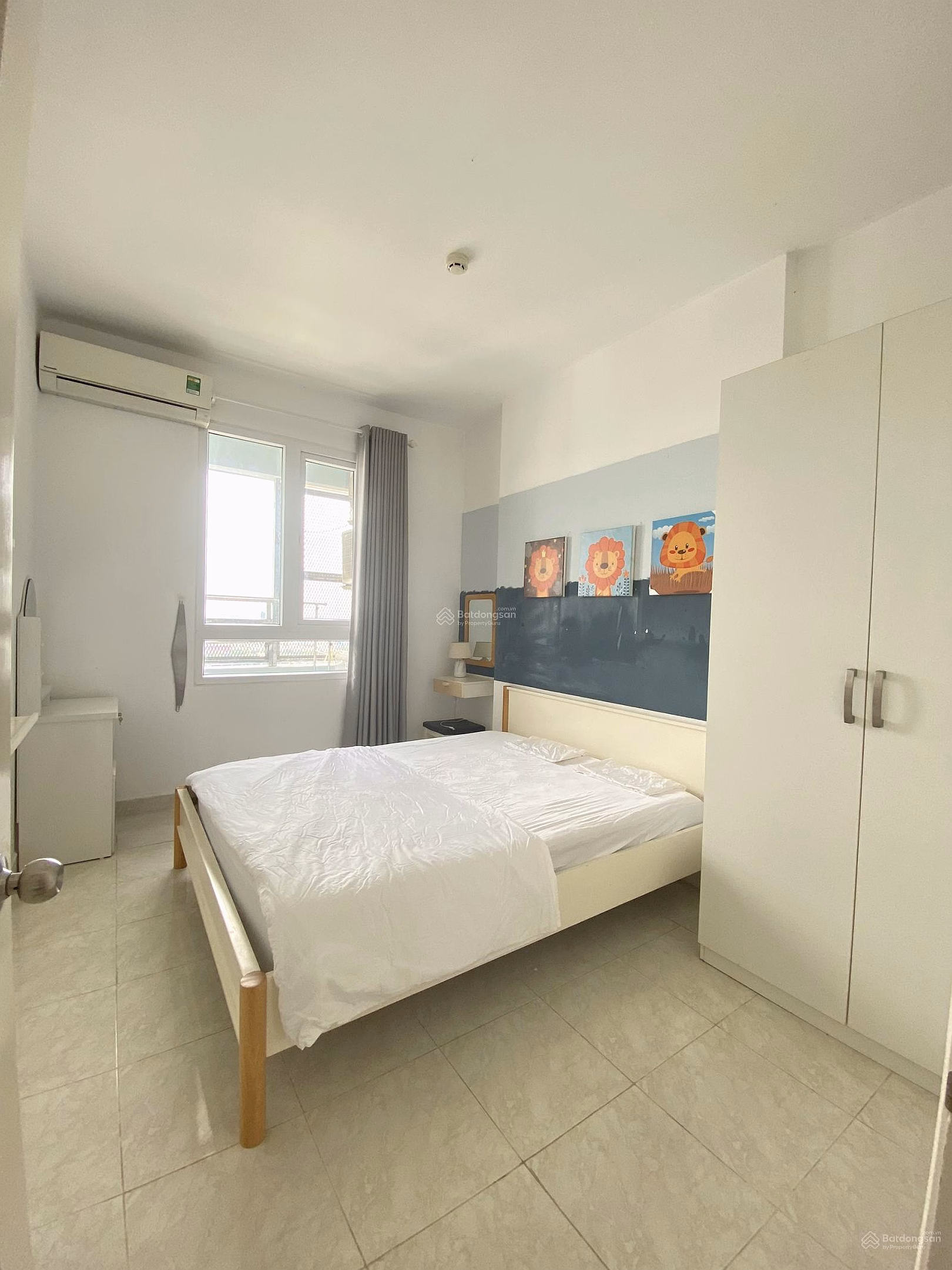 Riverside apartment for sale 90 P22 Binh Thanh 2 bedrooms 58 m2 with book price 4 billion6 river view empty house***