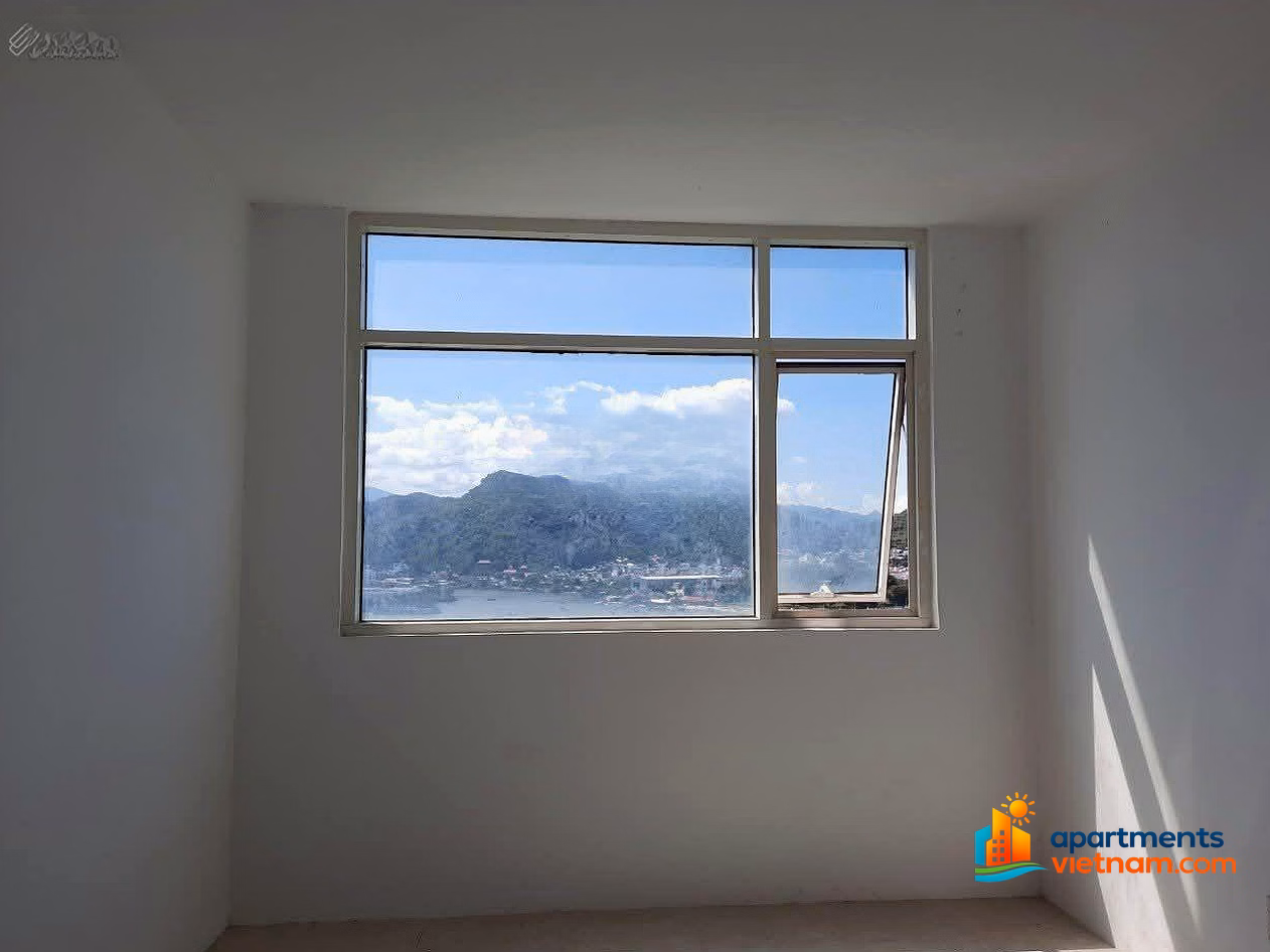Corner apartment number 30, rough, beautiful floor, diagonally across the wide sea, selling urgently for 2.9 billion to make furniture according to your wishes Muong Thanh 04 City