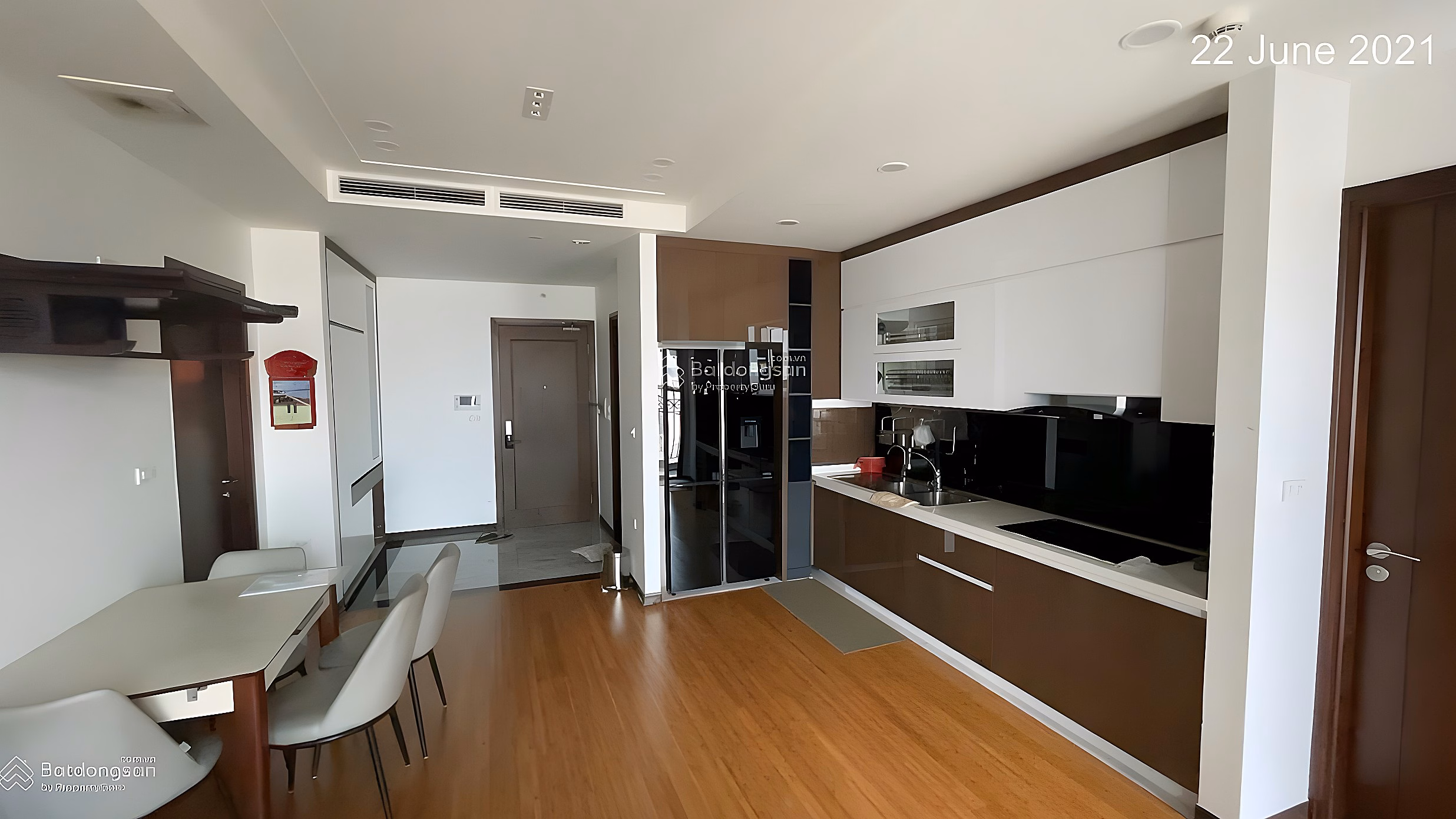 My sister urgently needs to sell CT8 The Emerald 3 bedroom apartment for 7.5 billion***