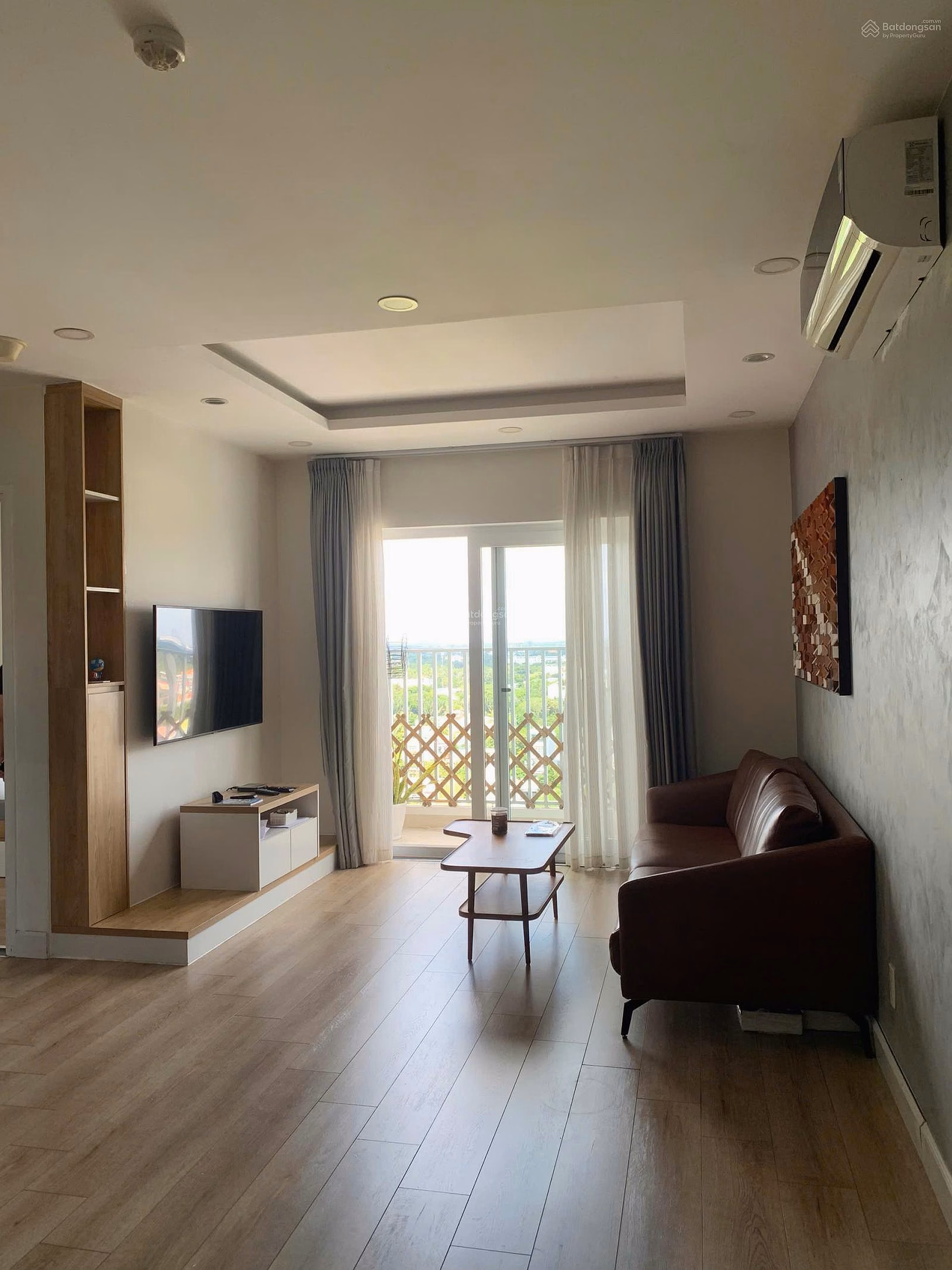 Selling an apartment with pink book, area 75m2 (2 bedrooms, 2 bathrooms) priced at 3 billion with furniture in Phu Gia CC (Orchid Park) Nha Be