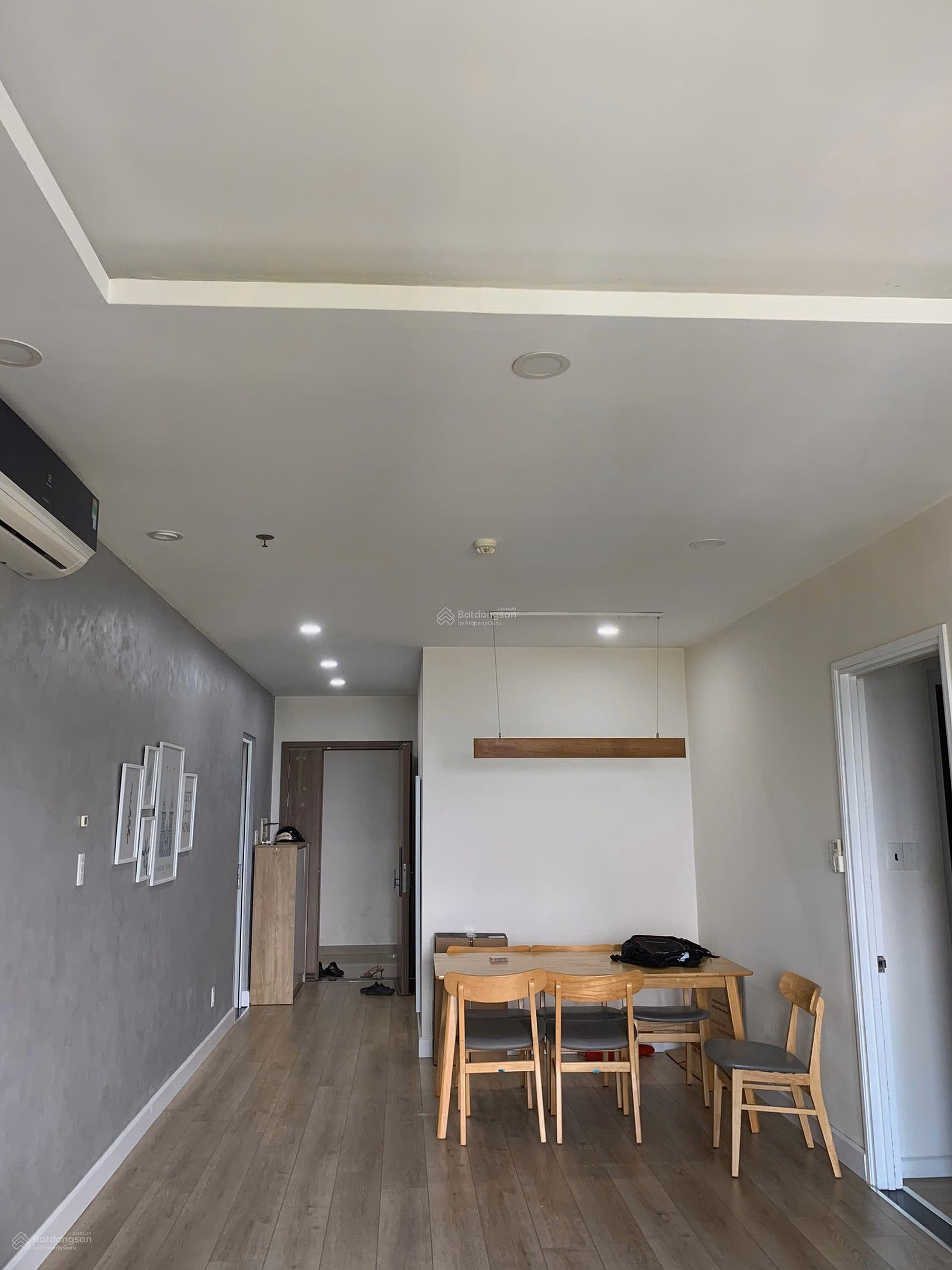 Selling an apartment with pink book, area 75m2 (2 bedrooms, 2 bathrooms) priced at 3 billion with furniture in Phu Gia CC (Orchid Park) Nha Be