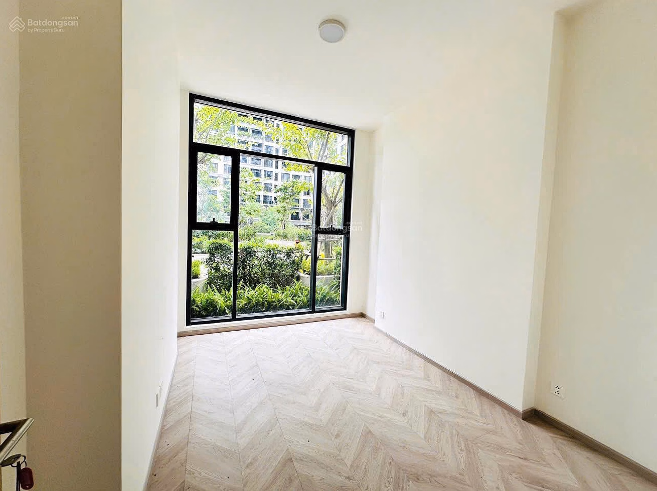Quick sale Duplex 4 bedrooms 4 bathrooms, area 145m2, price 11.5 billion All in Lumiere Boulevard District 9