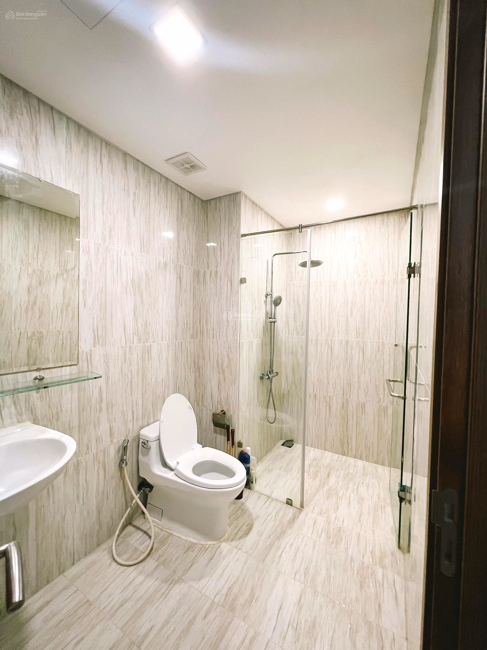 HOT HOT HOT - Selling at a loss of 500 million 69m 2 bedroom 2 bathroom full interior - Suitable for investment