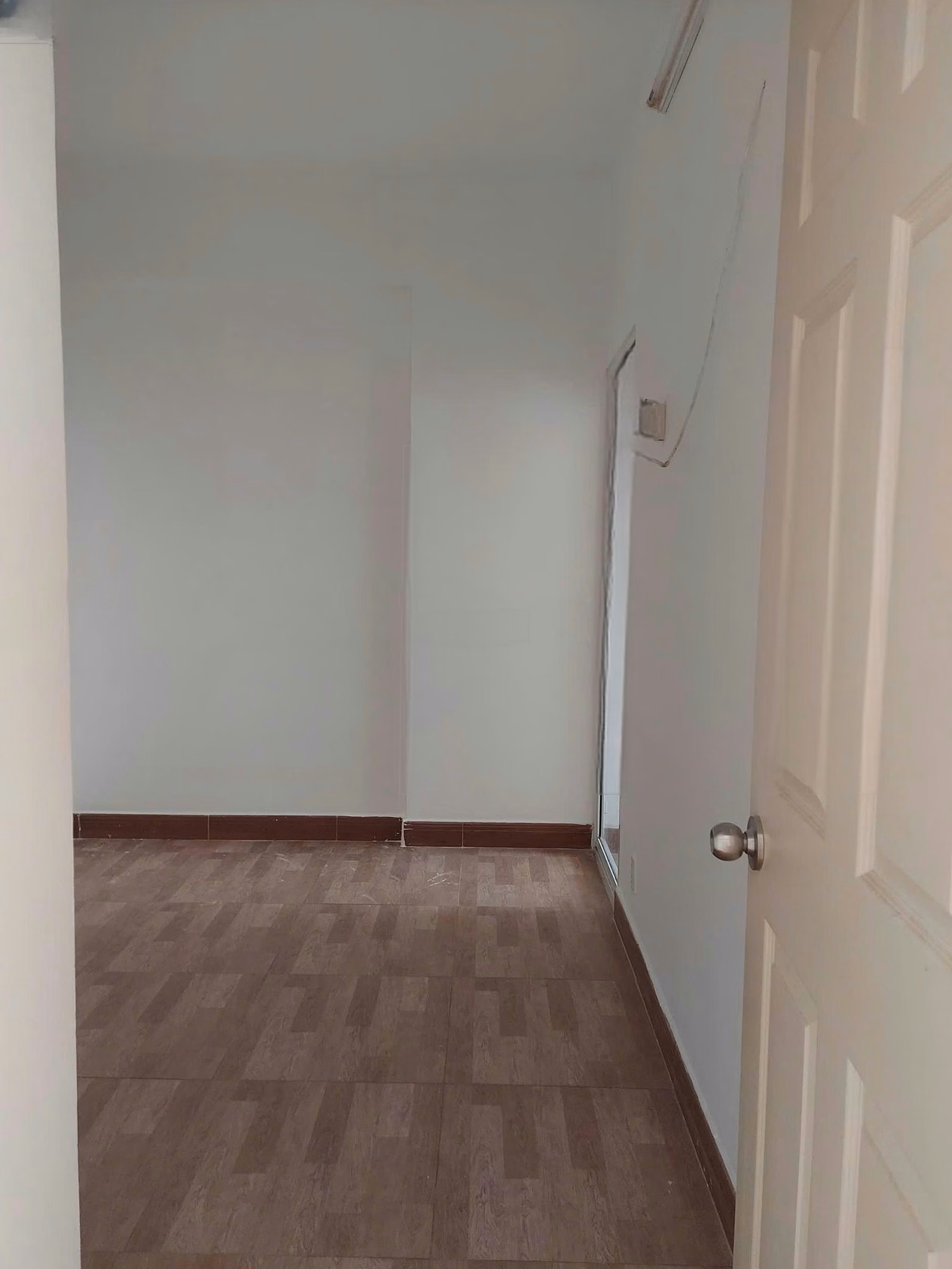 HQC Plaza apartment right on Nguyen Van Linh, 25 minutes from District 1. Price 1 billion includes all taxes and fees 95% to receive the house immediately