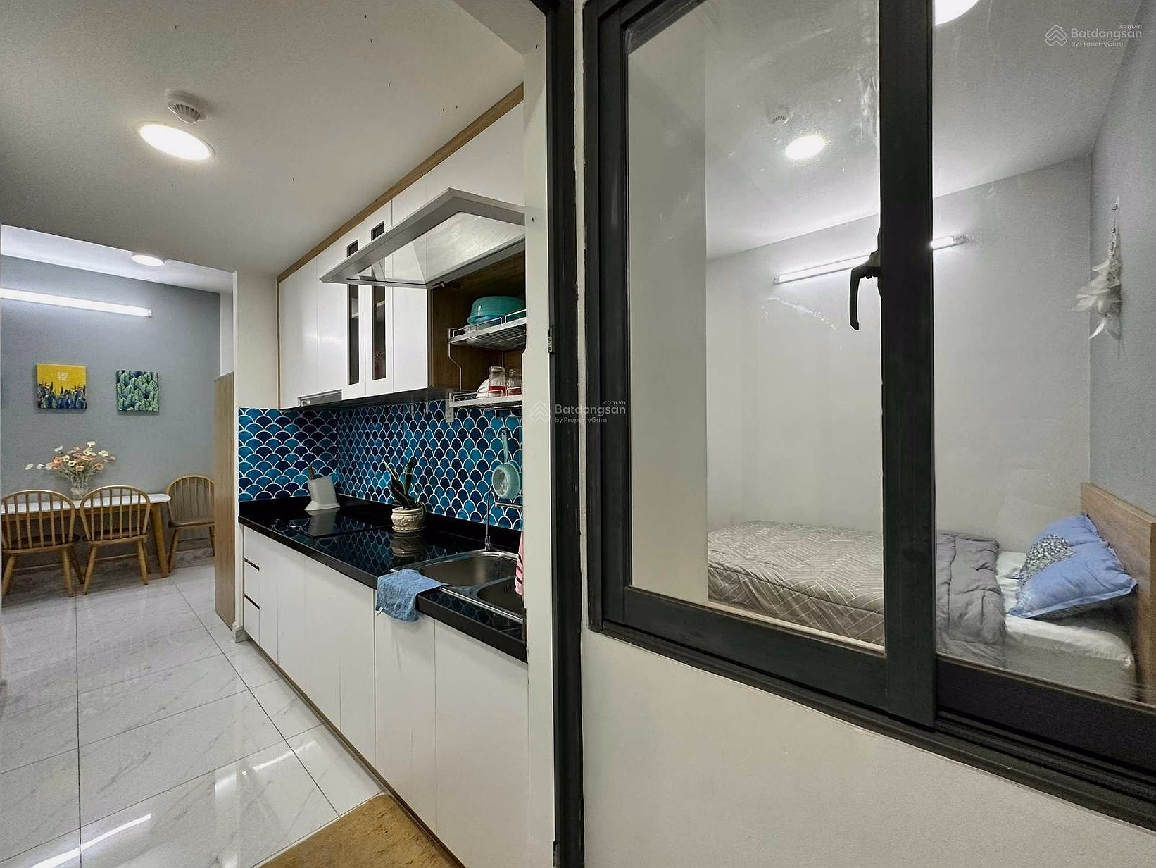 The owner rented Saigon Avenue apartment 62m2, 2 bedrooms, 2 bathrooms for 7 million*** (Children)
