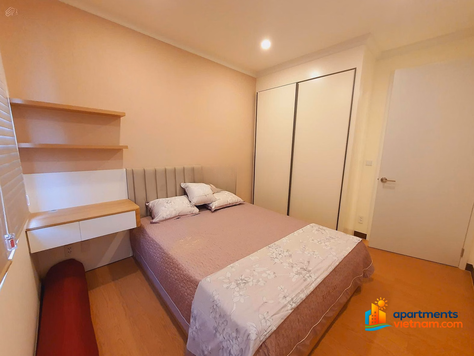 Directly from the owner to rent a 3-bedroom apartment on the H axis. Area 125m2 fully furnished 44 million/month at Starlake