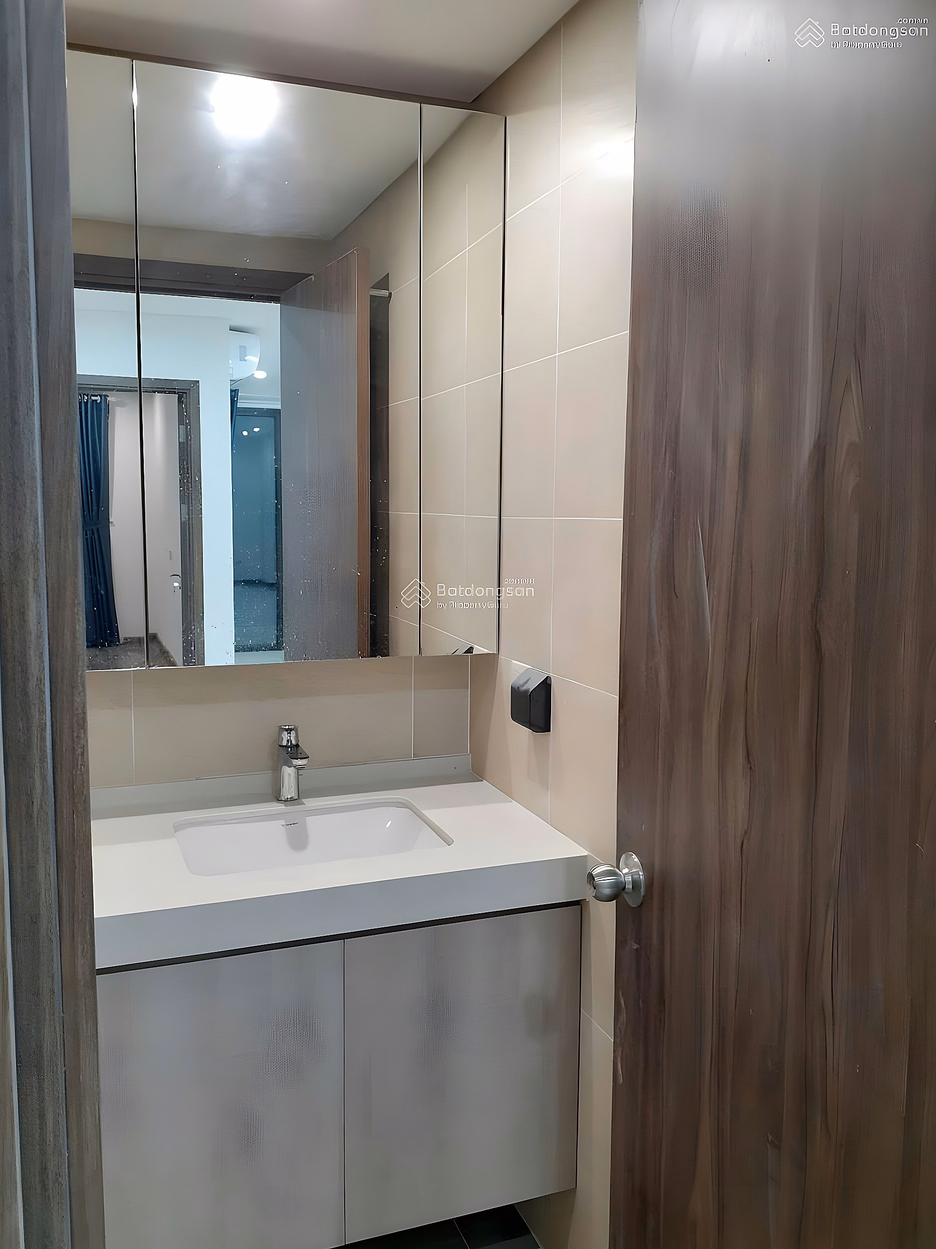 Urgent rent 1 bedroom+, 60m2, price only 17 million VND at HaDo Centrosa Garden, District 10, HCM