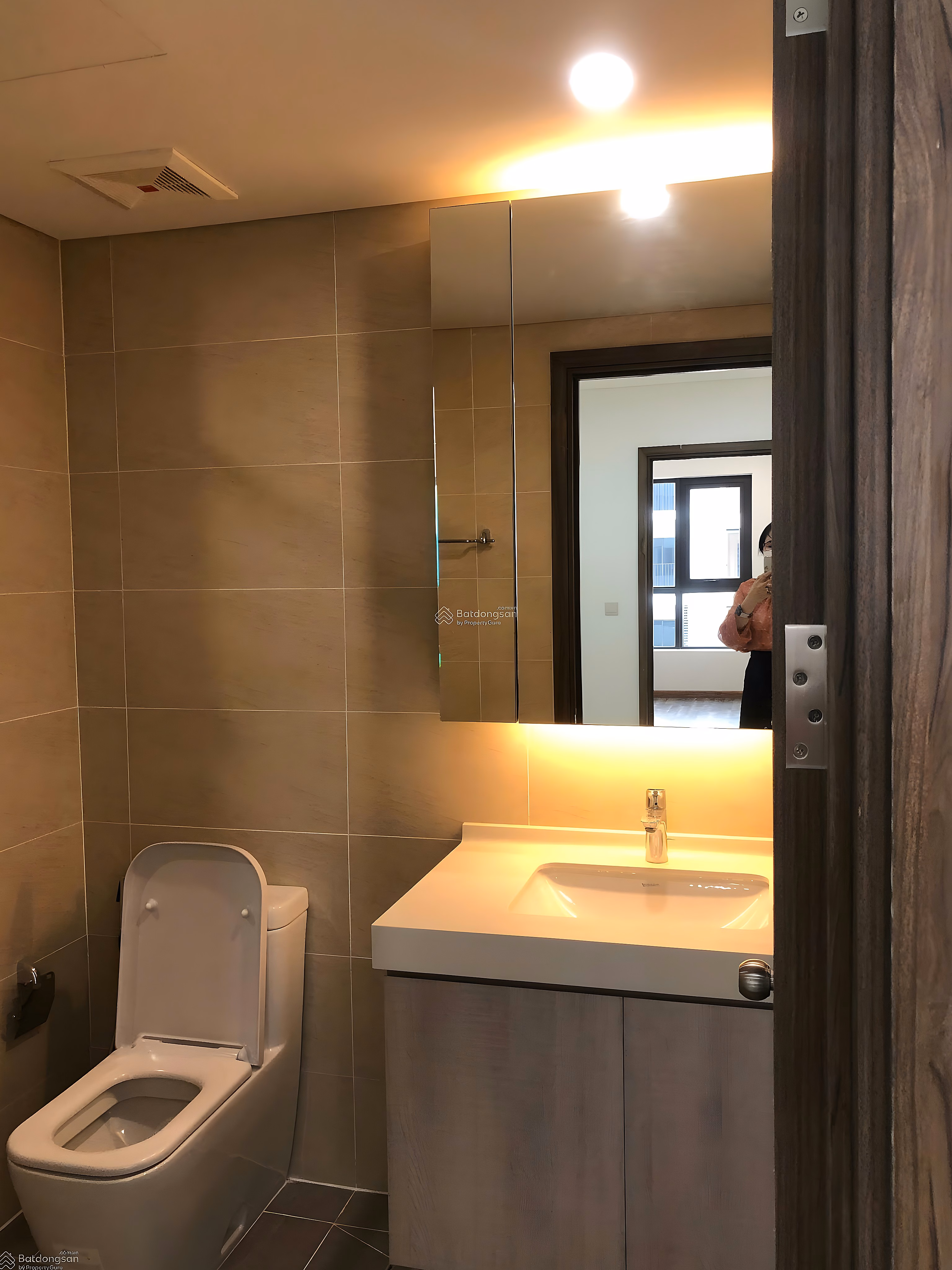 Urgent rent 1 bedroom+, 60m2, price only 17 million VND at HaDo Centrosa Garden, District 10, HCM