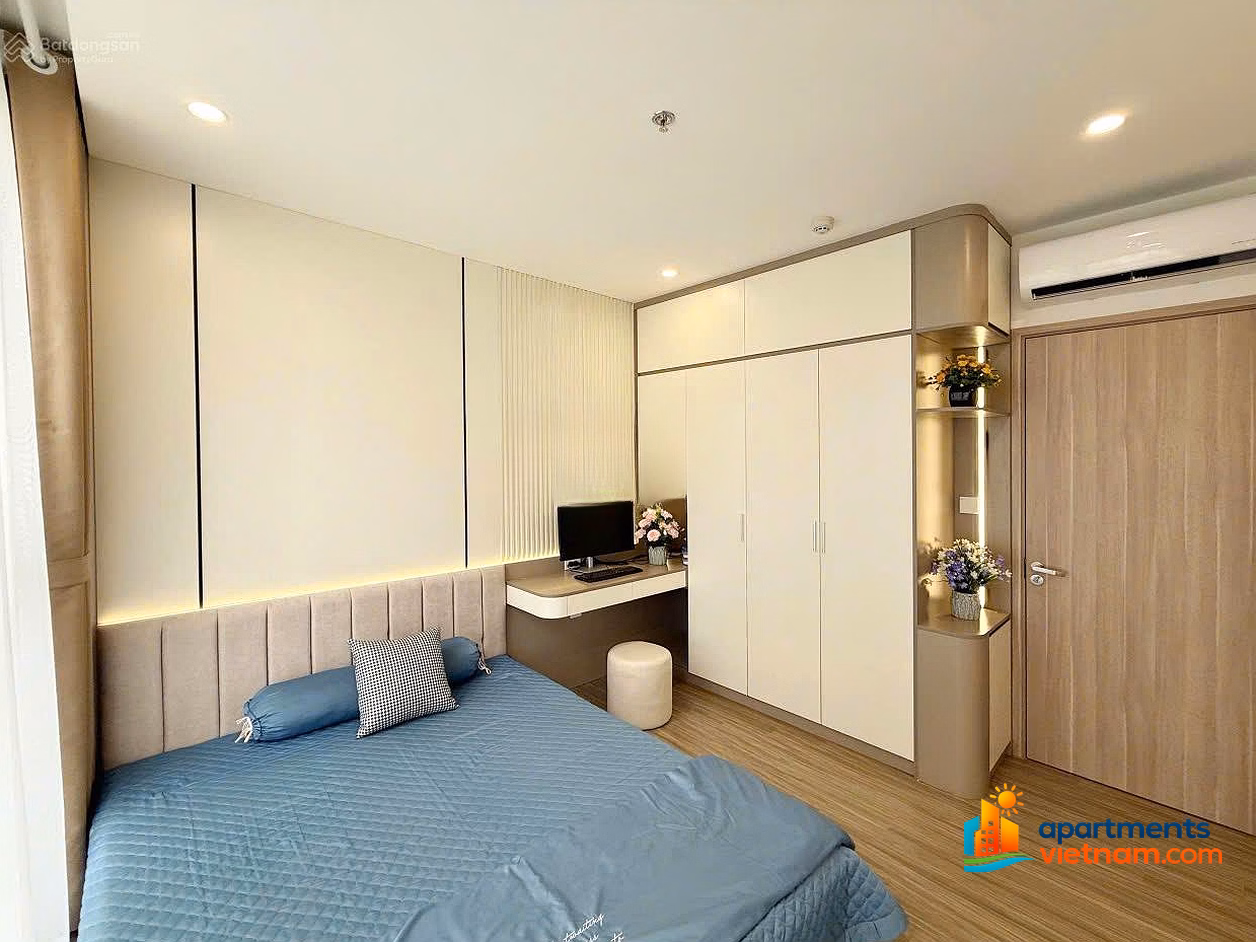 I rent a 2-bedroom apartment next to the car garage, 100% new furniture, easy-going landlord***