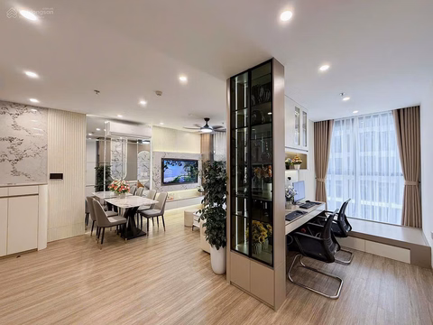 I rent a 2-bedroom apartment next to the car garage, 100% new furniture, easy-going landlord, contact: 0365 811 ***