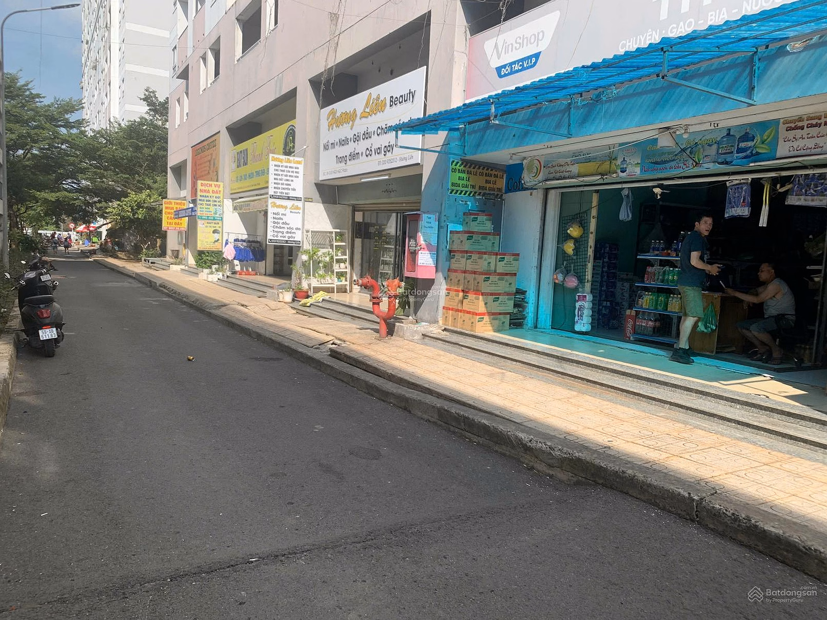 Ground apartment for sale at HQC Plaza, Binh Chanh. Including ground floor + mezzanine, suitable for living and doing business. Long-term ownership