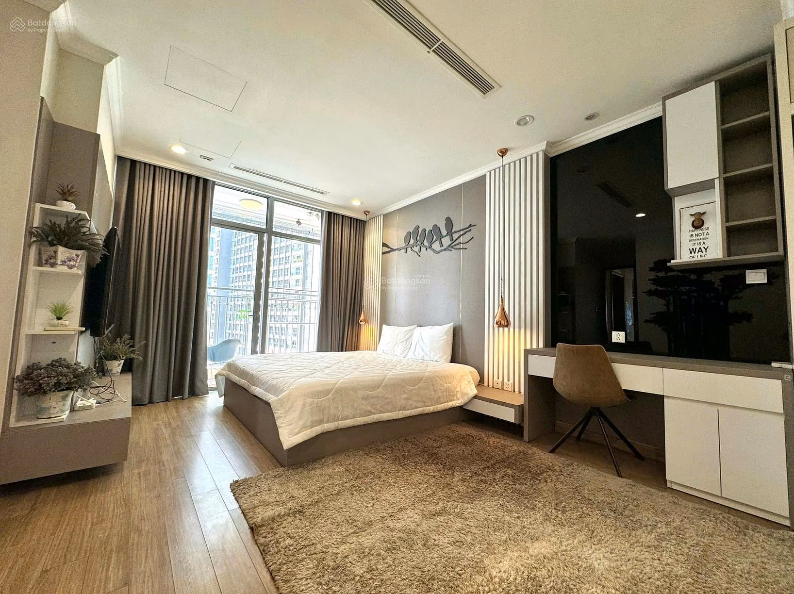 Apartment for sale in Vinhomes Central Park, 115m2, beautiful view, owner