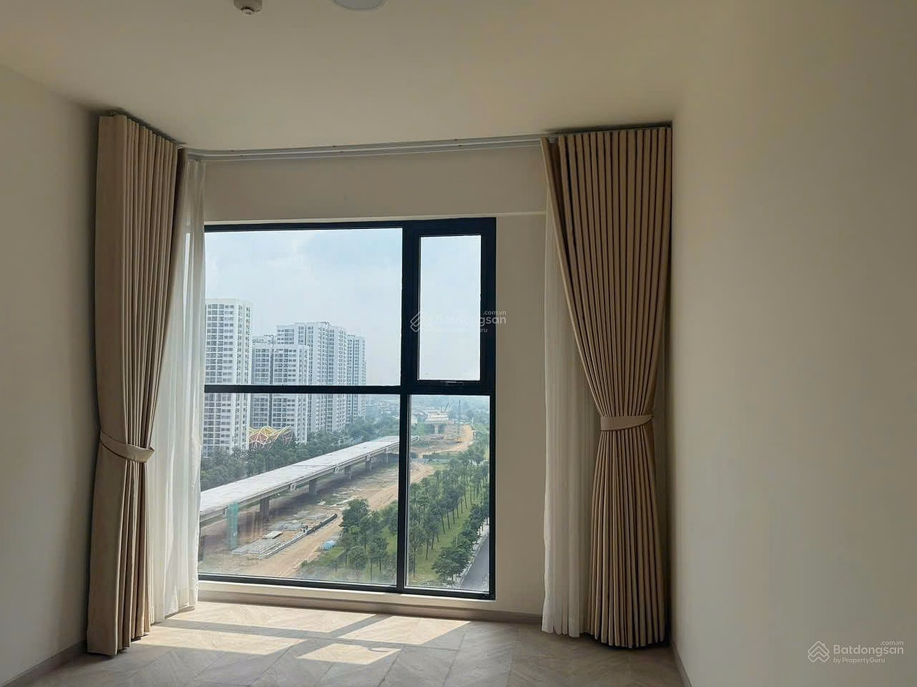 Rarely has a 3-bedroom apartment in Southeast - Tower D, Masteri Center Point compound subdivision priced at only 7.982 billion all in