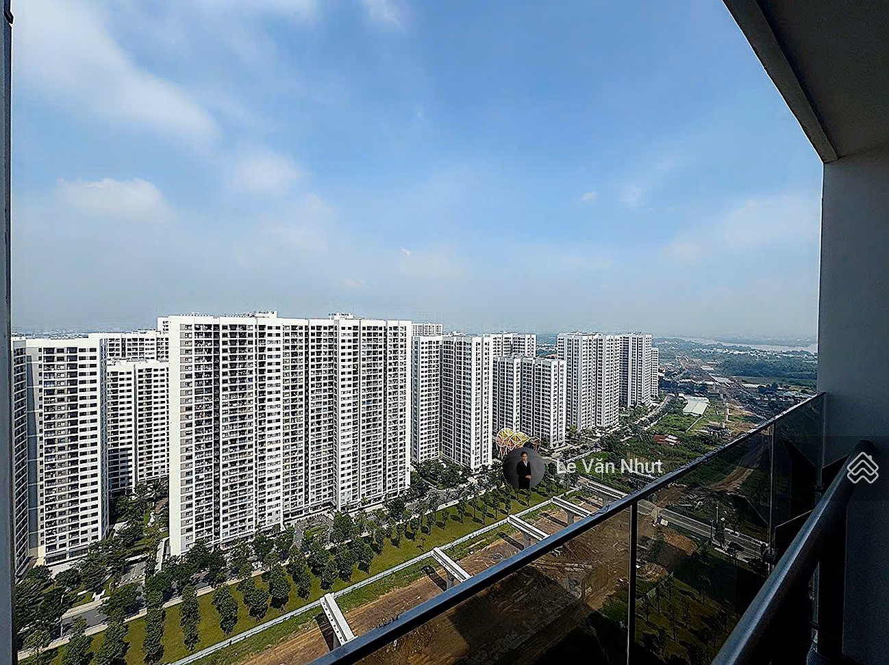 1 2 bedroom apartment on high floor with central view, Tower E fully furnished, Masteri Center Point, price 4.97 billion al in