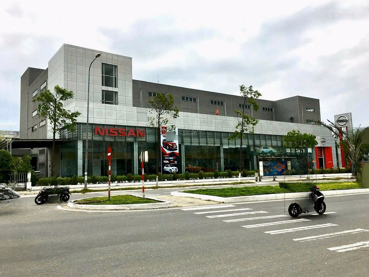 Selling land to donate 6105m2 building with 4 frontages on Nguyen Huu Tho - Thanh Thai - Truong Quang Giao - Luong Van Can