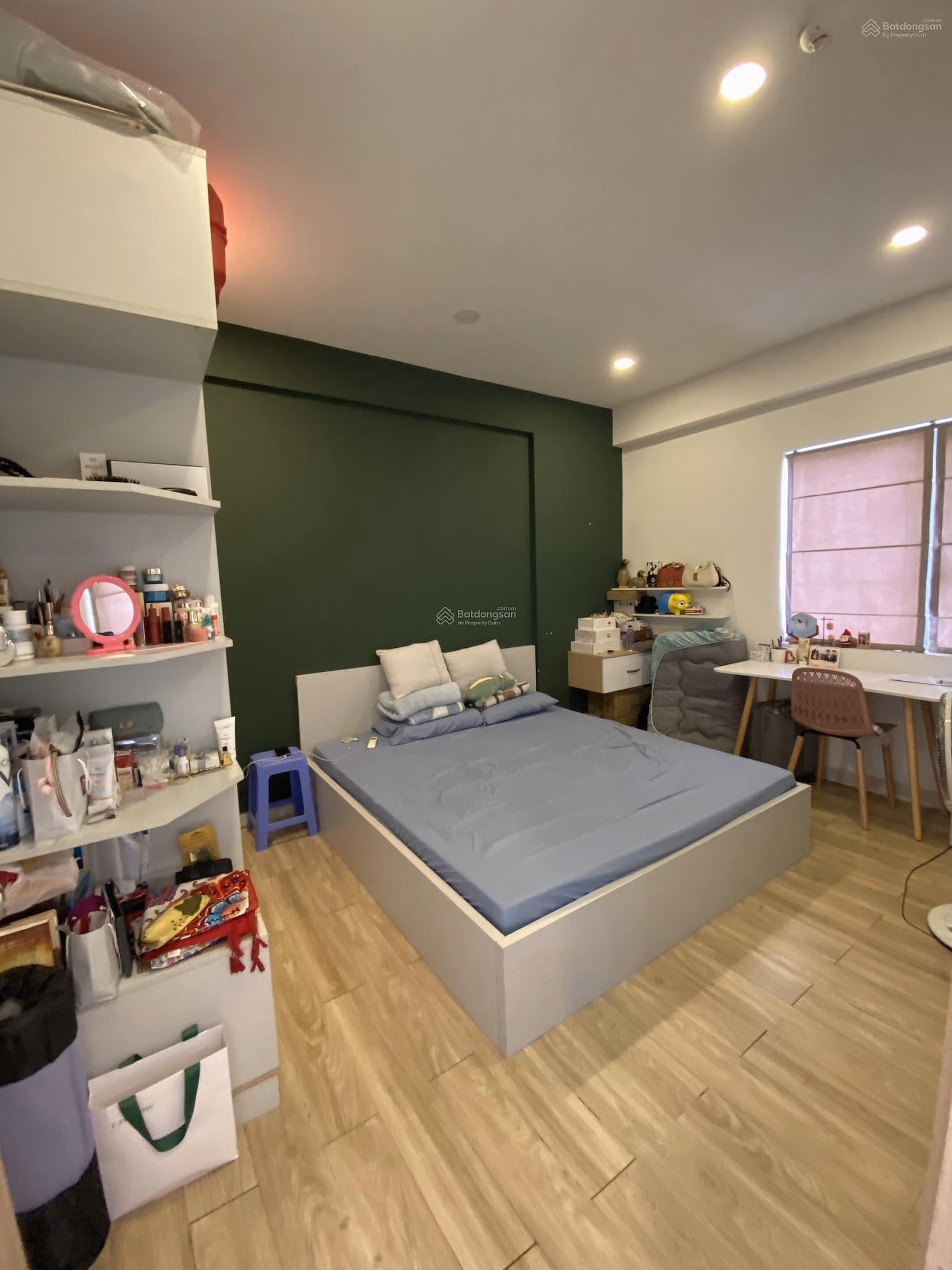 My friend sent me a 1 bedroom 1 bathroom Thu Thiem Garden apartment for sale for 2.79 billion