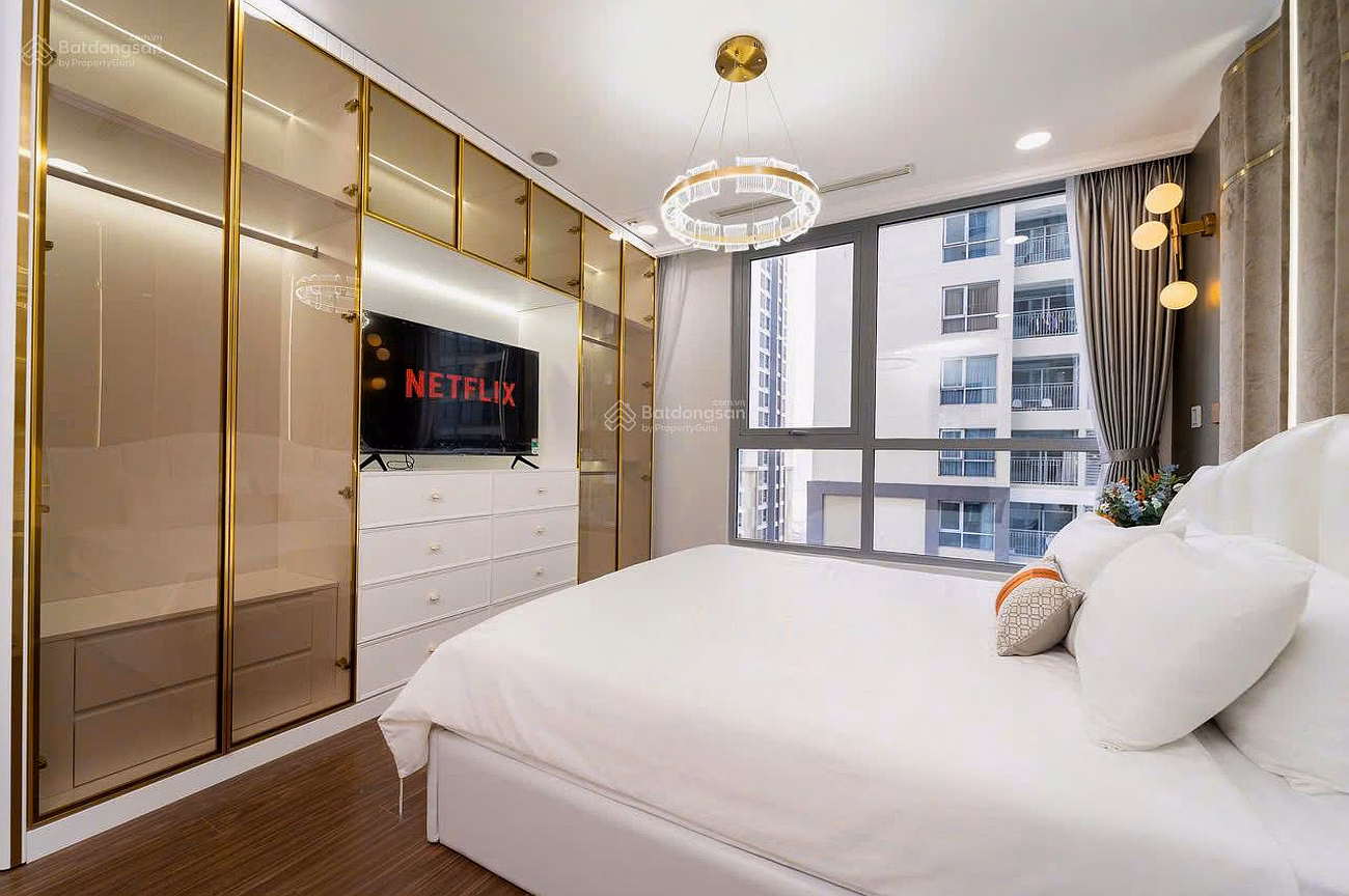 I need to rent Vinhomes Central Park apartment, 27 million, 115 m2, full amenities in Binh Thanh, HCM