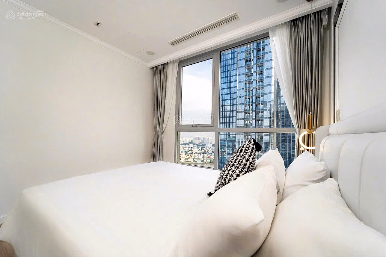 I need to rent Vinhomes Central Park apartment, 27 million, 115 m2, full amenities in Binh Thanh, HCM